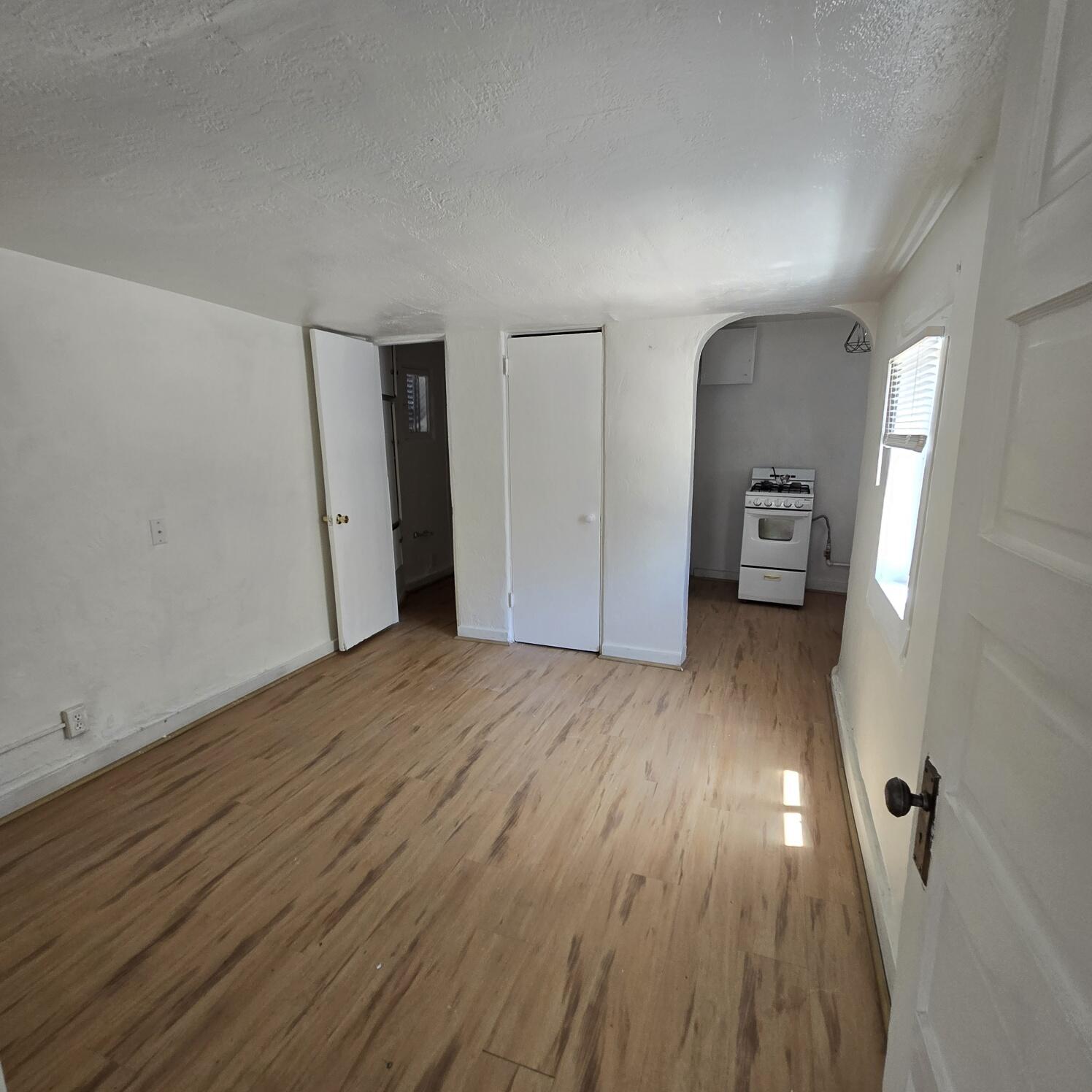 Photo 5 — 110 Mesa Street SE