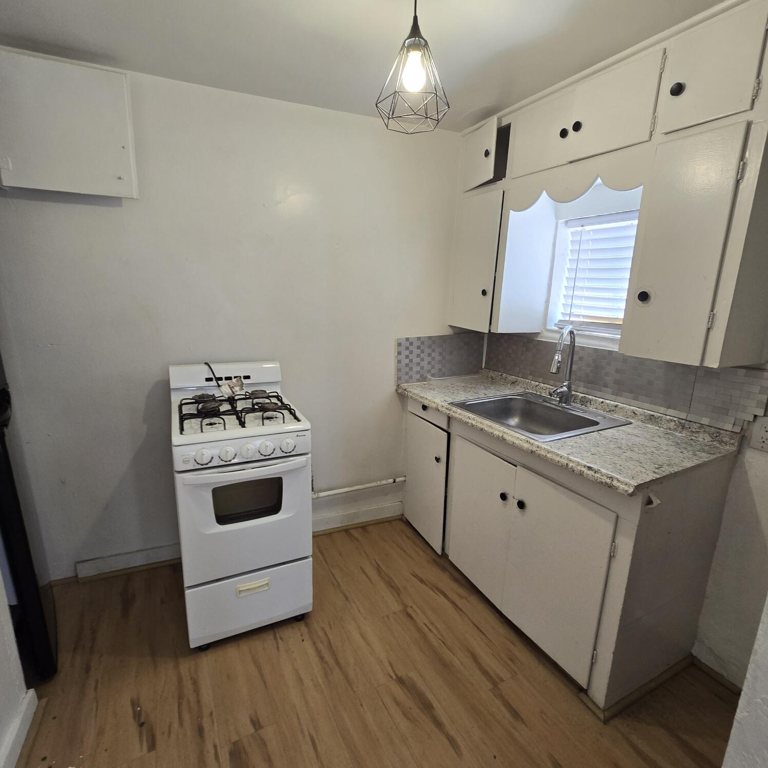 Photo 4 — 110 Mesa Street SE
