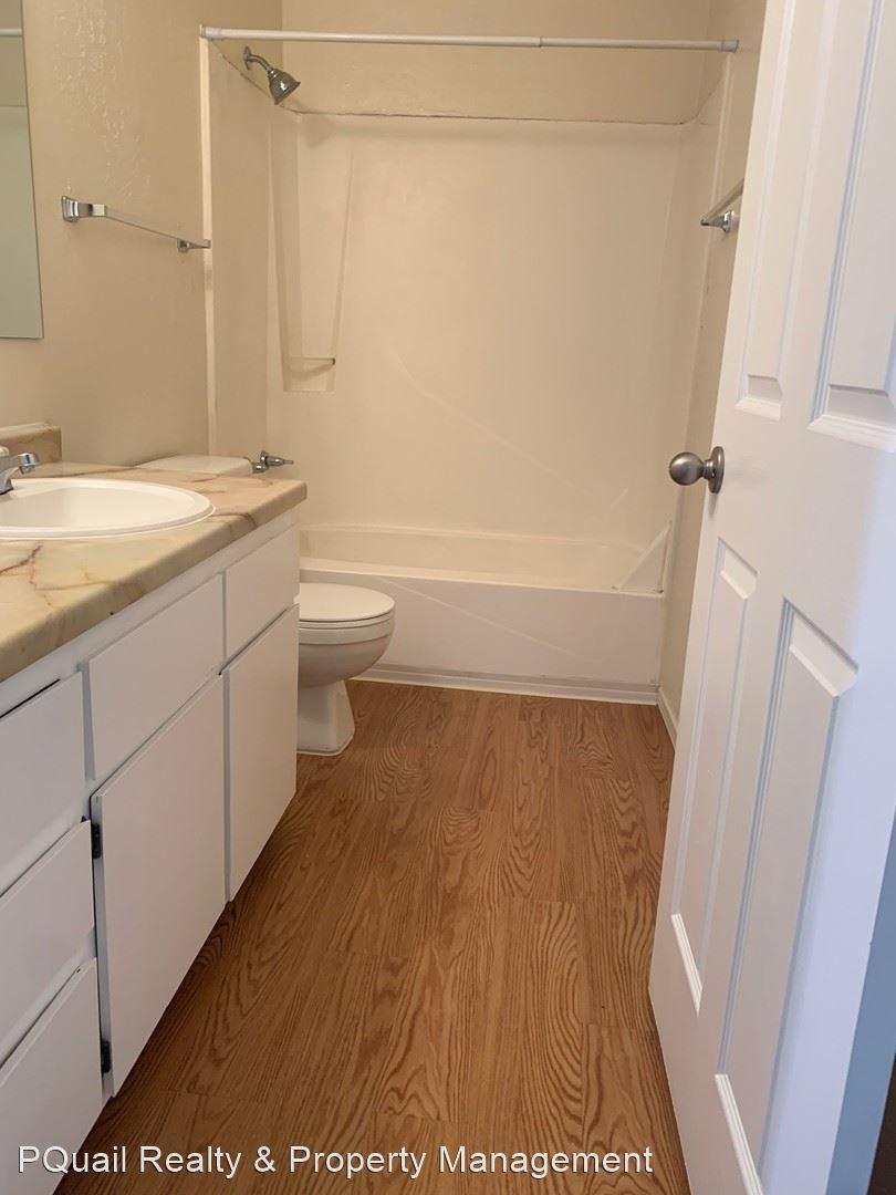 Photo 10 — 1011 Meadowlark Court SE 4