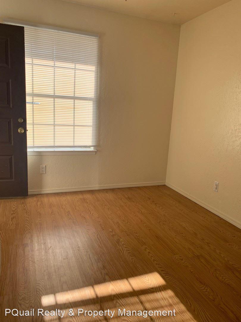 Photo 3 — 1011 Meadowlark Court SE 4