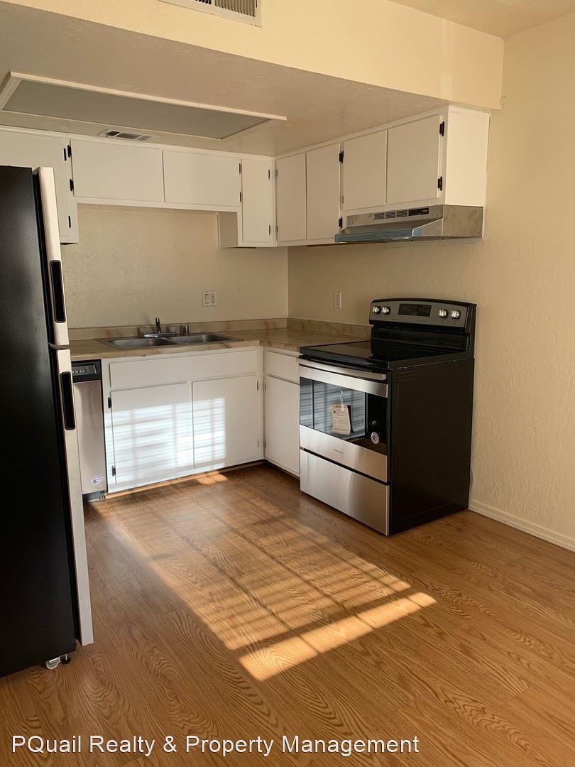 Photo 4 — 1011 Meadowlark Court SE 4