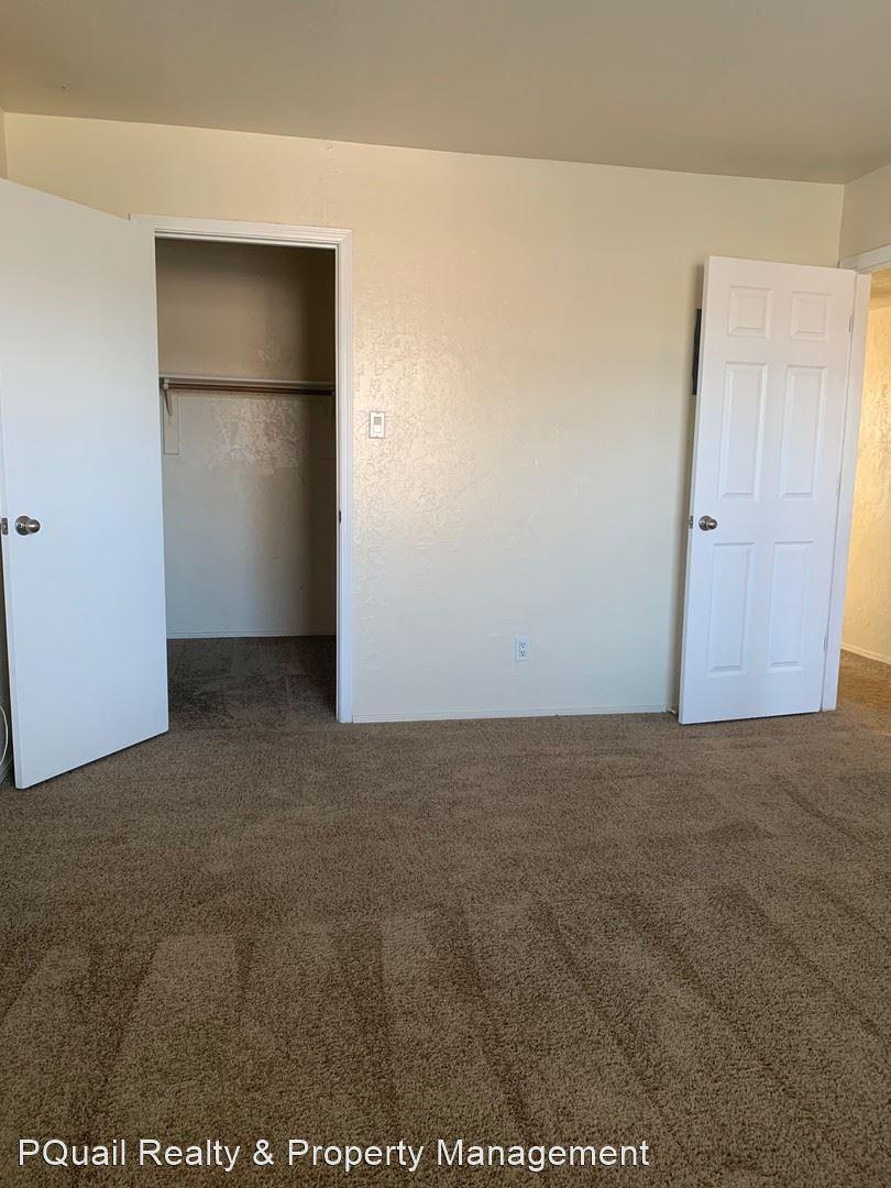 Photo 6 — 1011 Meadowlark Court SE 4