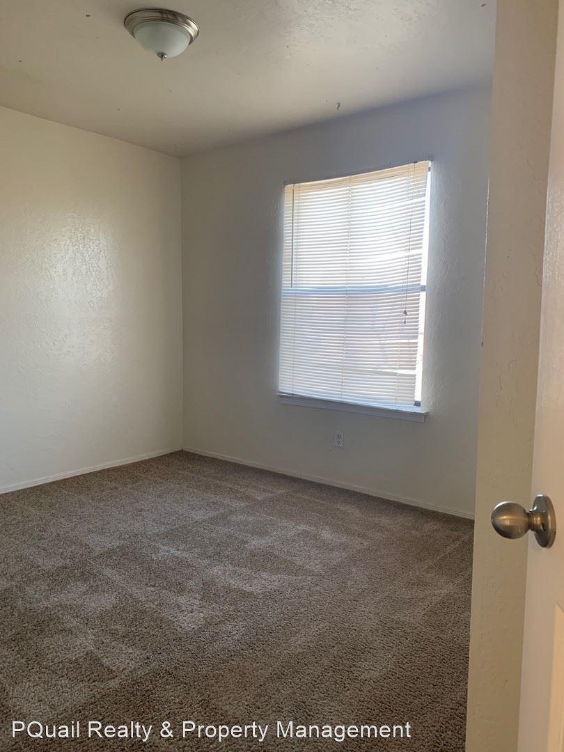 Photo 8 — 1011 Meadowlark Court SE 4