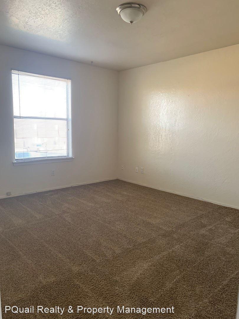 Photo 9 — 1011 Meadowlark Court SE 4