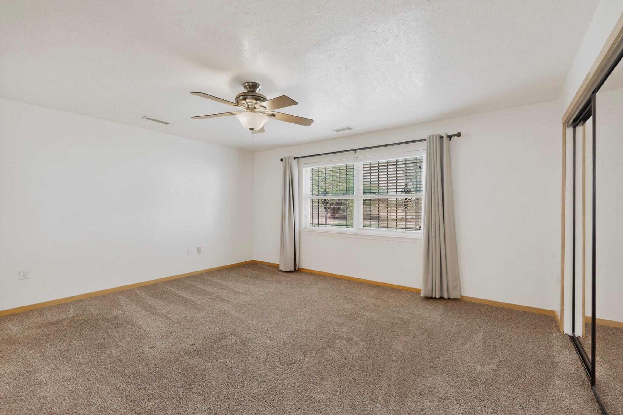 Photo 9 — 3601 Sunstar Lp Loop SW