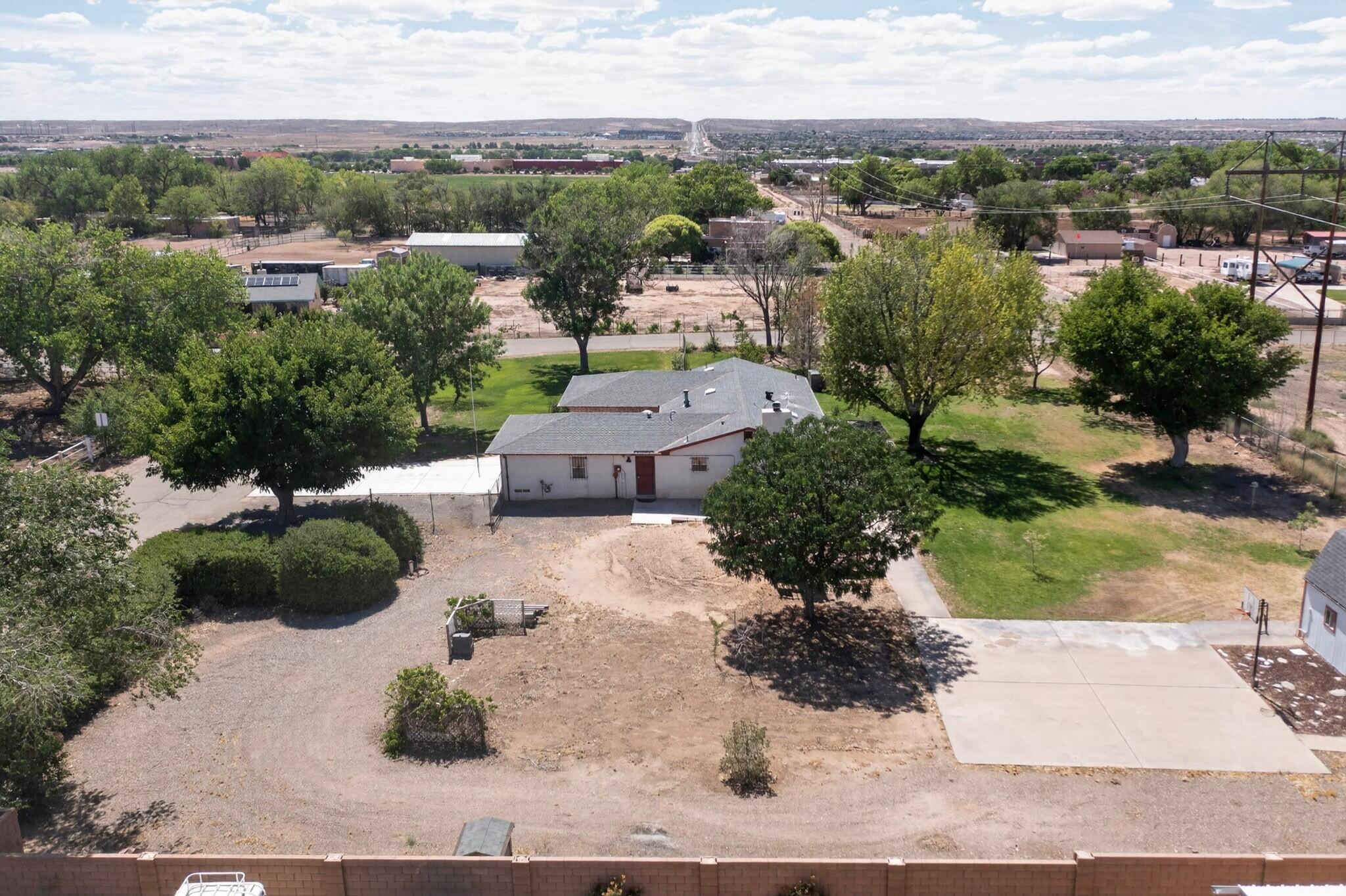 Photo 4 — 3601 Sunstar Lp Loop SW