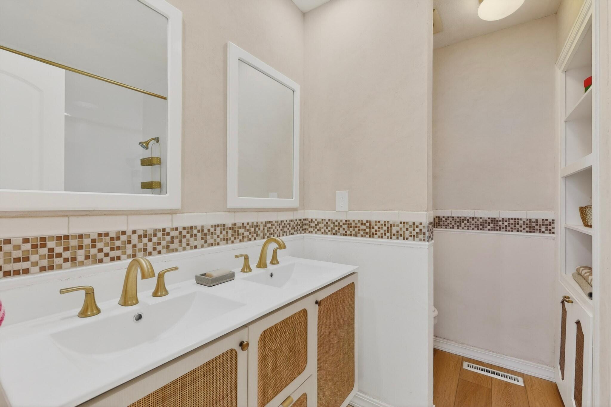 Photo 7 — 3217 Reina Drive NE