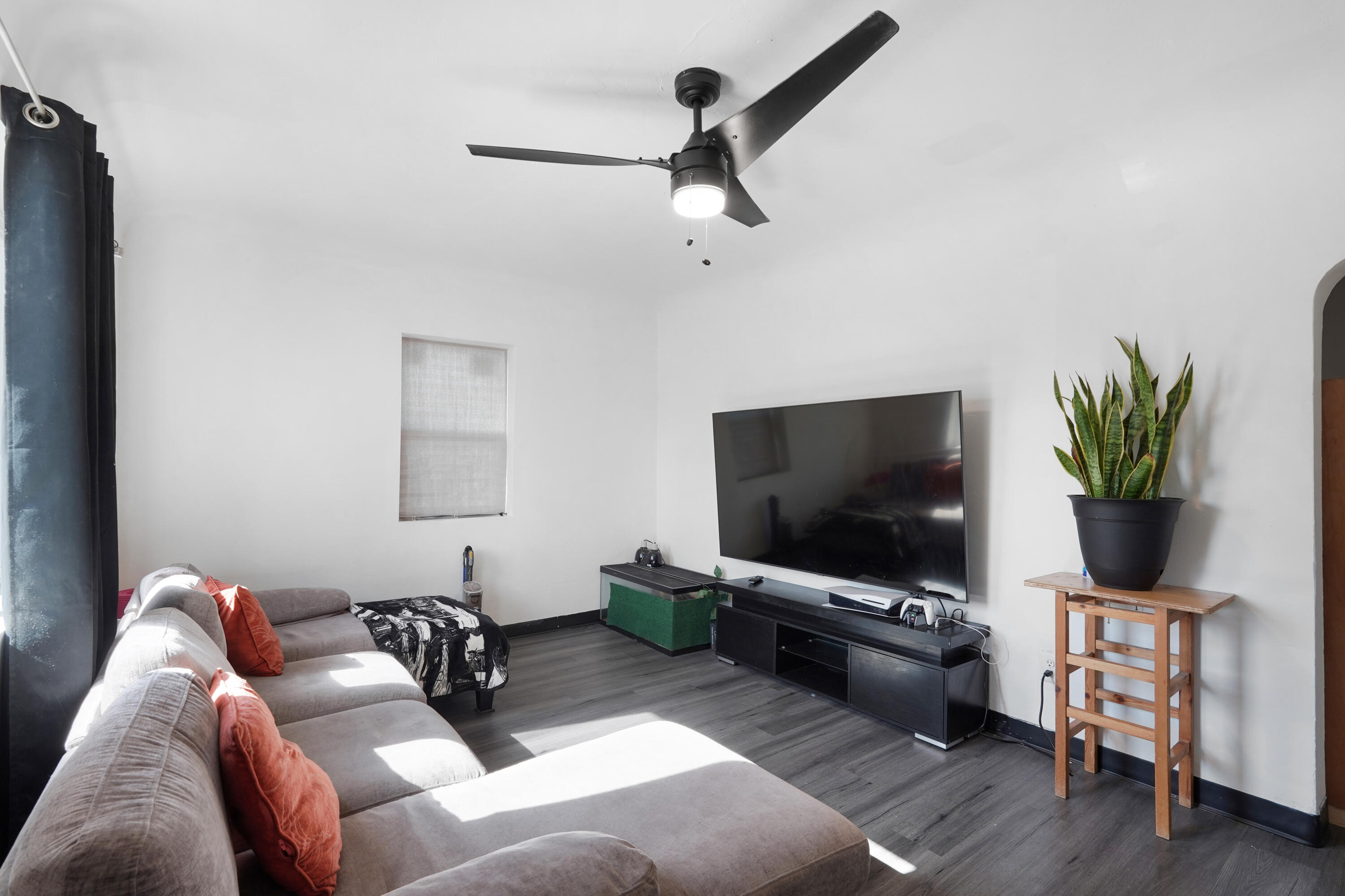 Photo 4 — 207 52nd Street SW