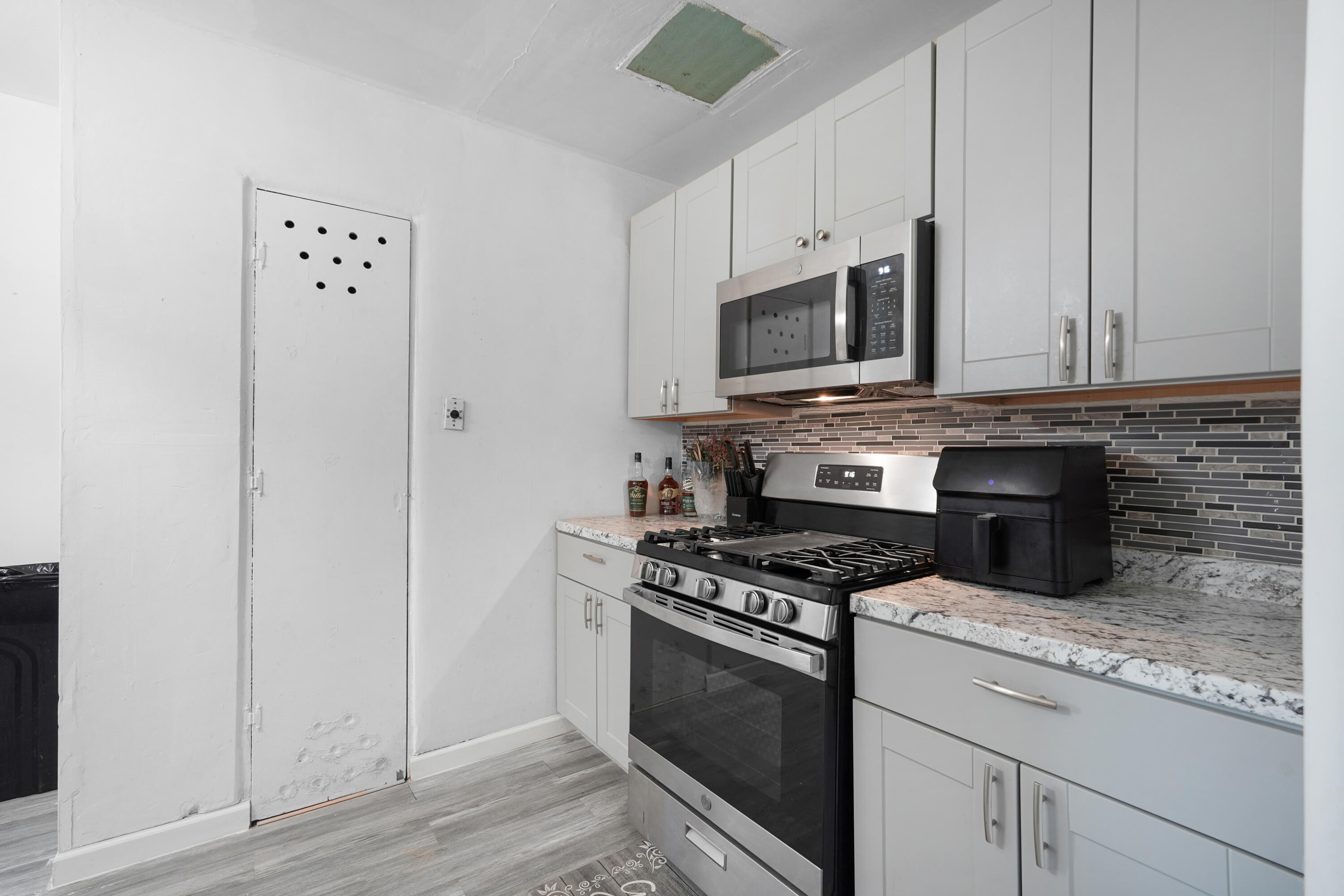 Photo 3 — 207 52nd Street SW