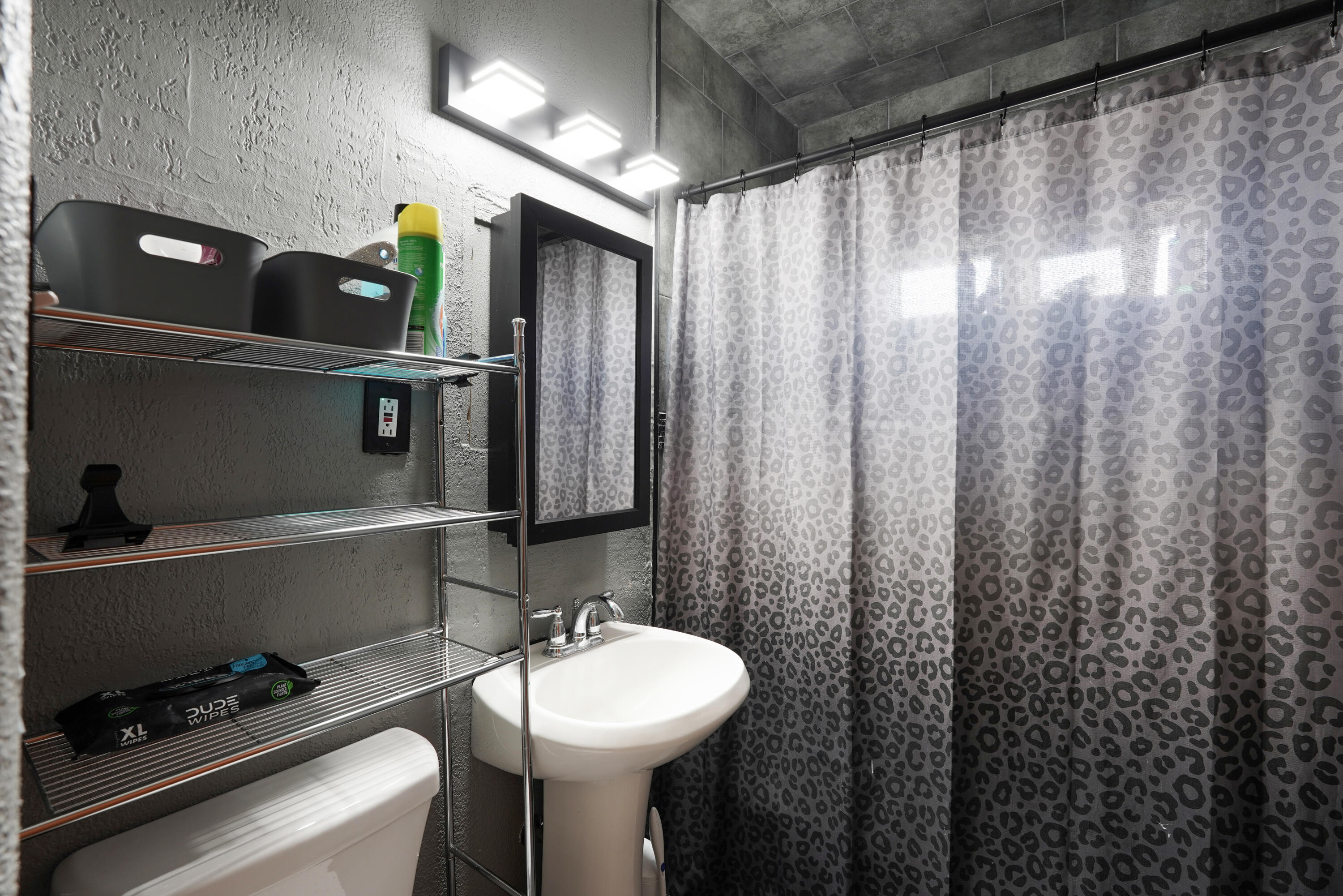 Photo 7 — 207 52nd Street SW