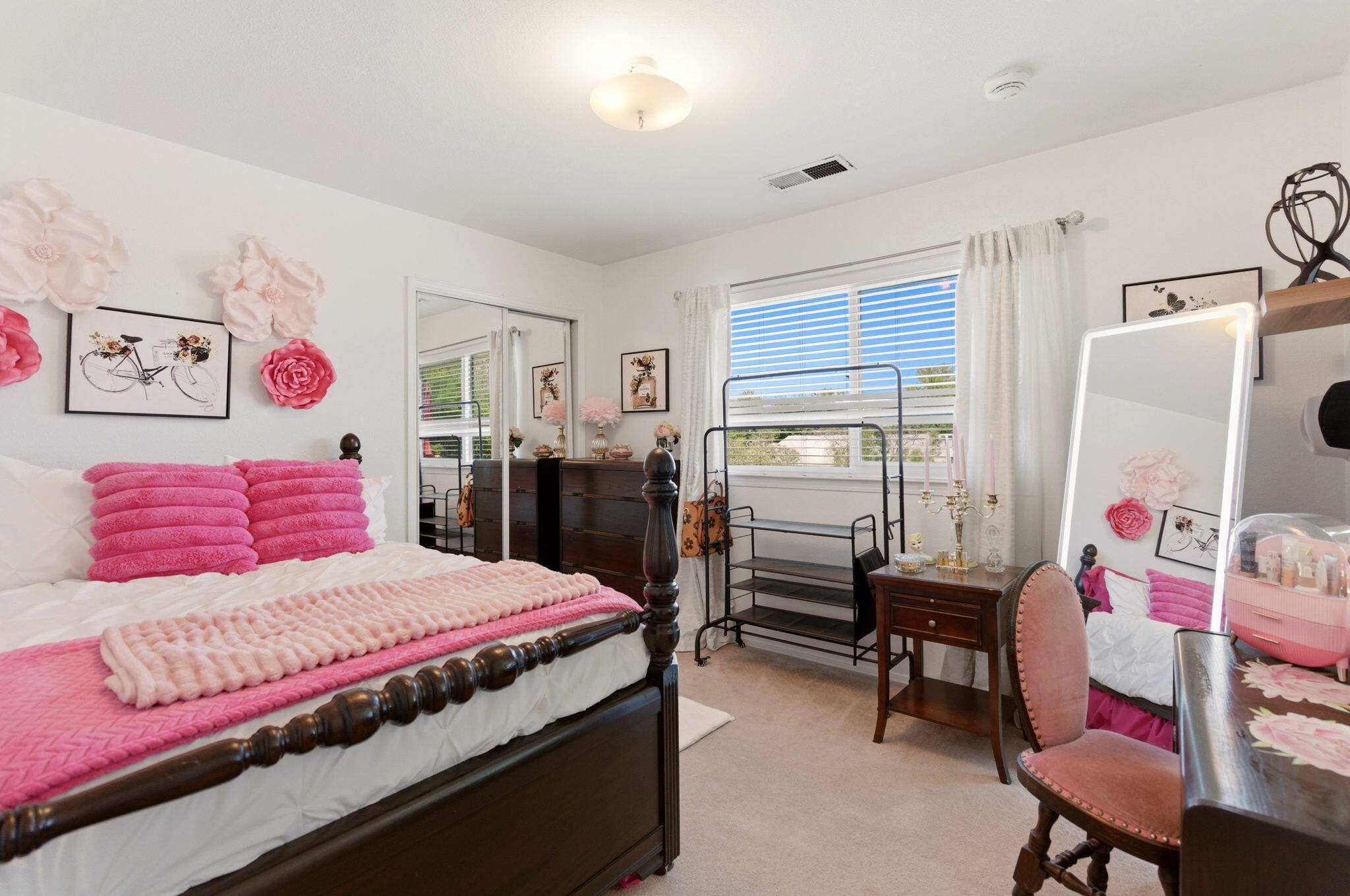 Photo 17 — 9601 Villa Del Rey NE