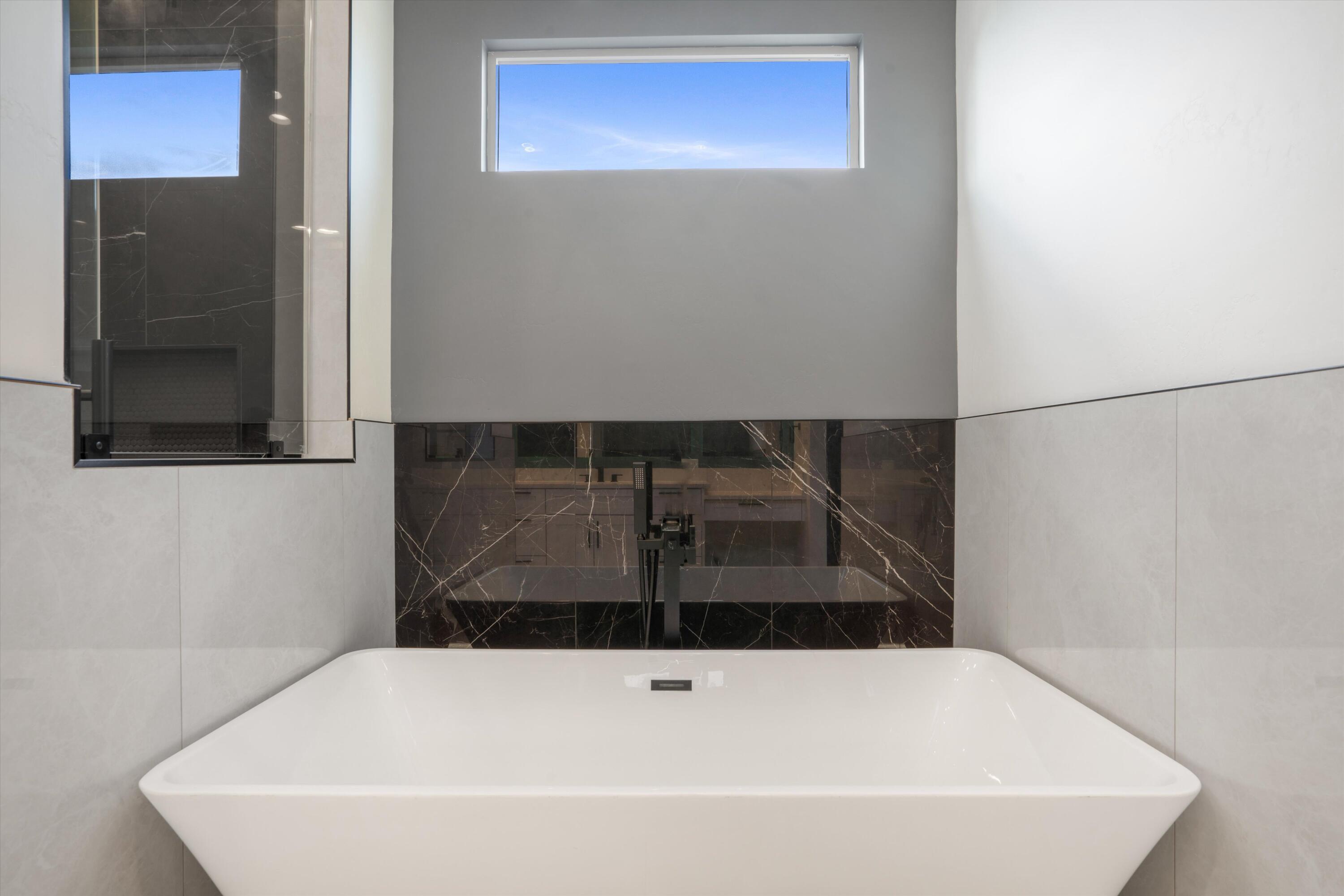 Photo 11 — 9845 Buckeye Street NW