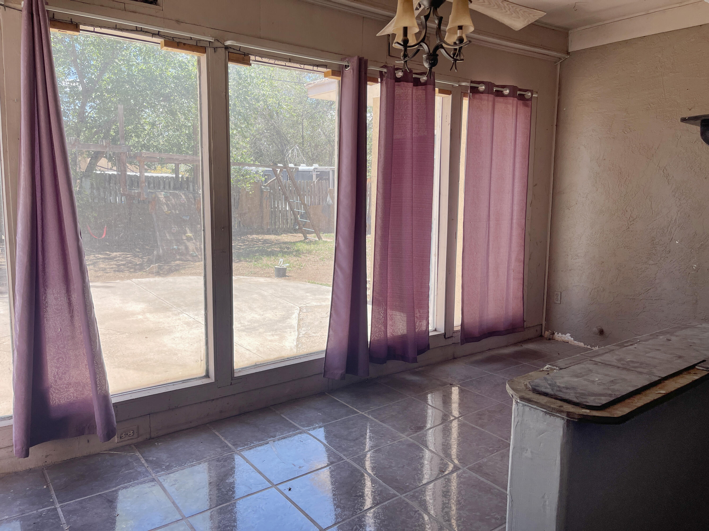 Photo 11 — 1724 Coe Road SW