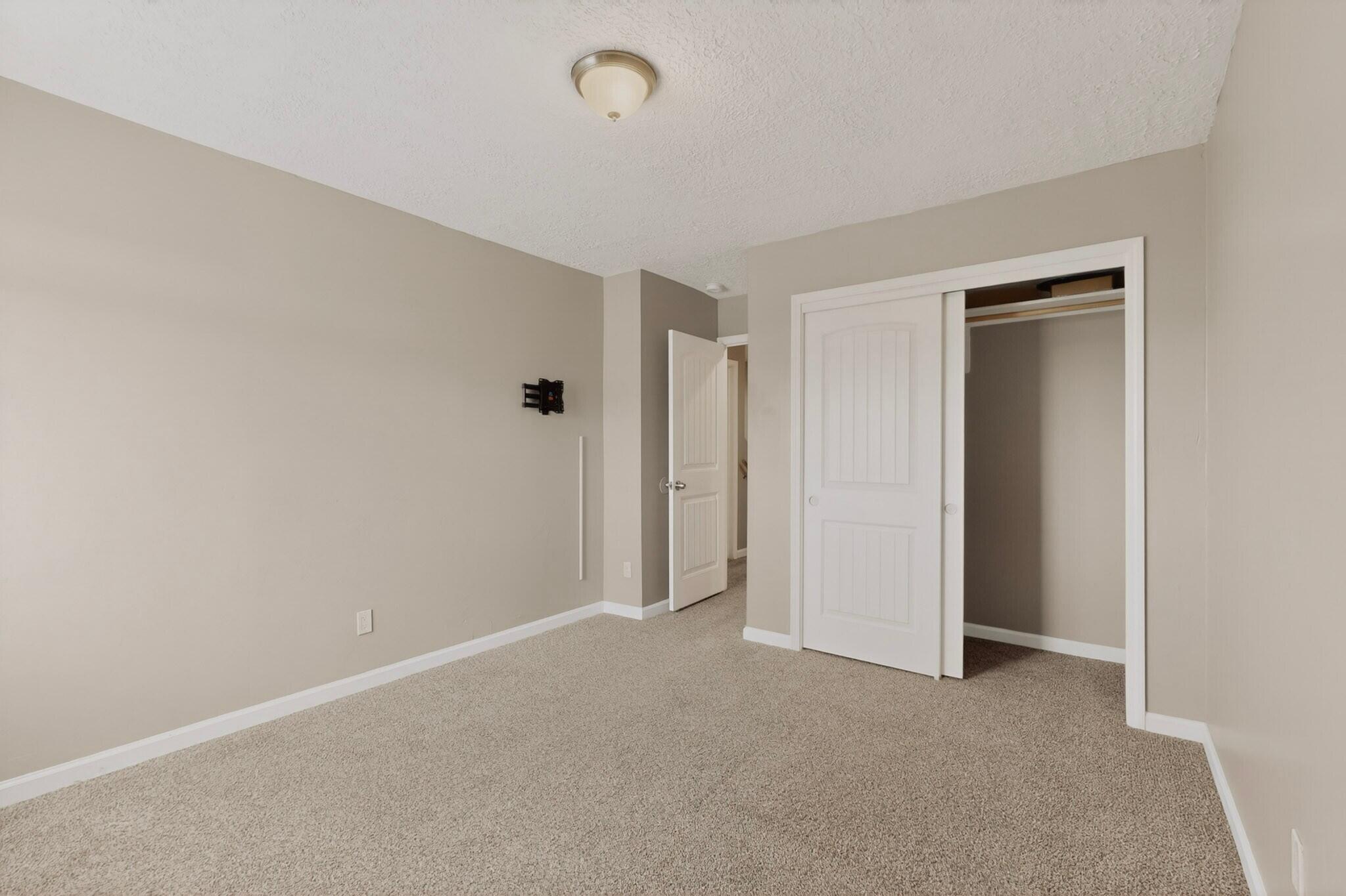 Photo 5 — 4 Cavenee Circle