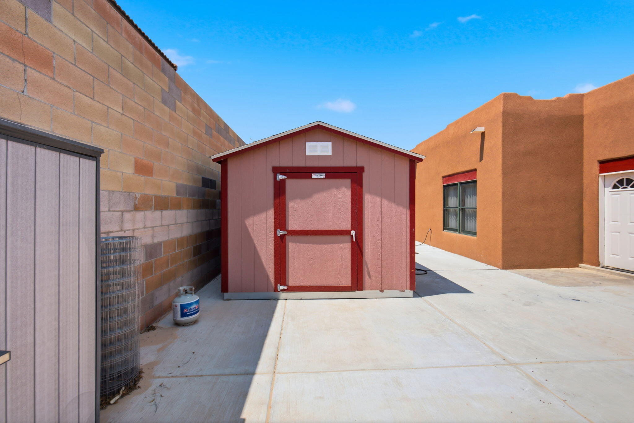 Photo 6 — 2133 Gazelle Road NE