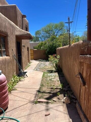 Photo 12 — 608 Webber Street