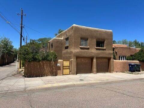 Photo 5 — 608 Webber Street