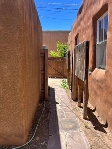 Photo 4 — 608 Webber Street