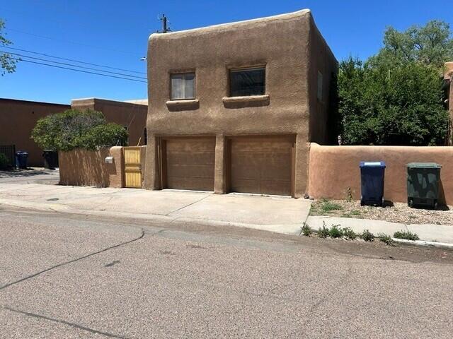 Photo 2 — 608 Webber Street