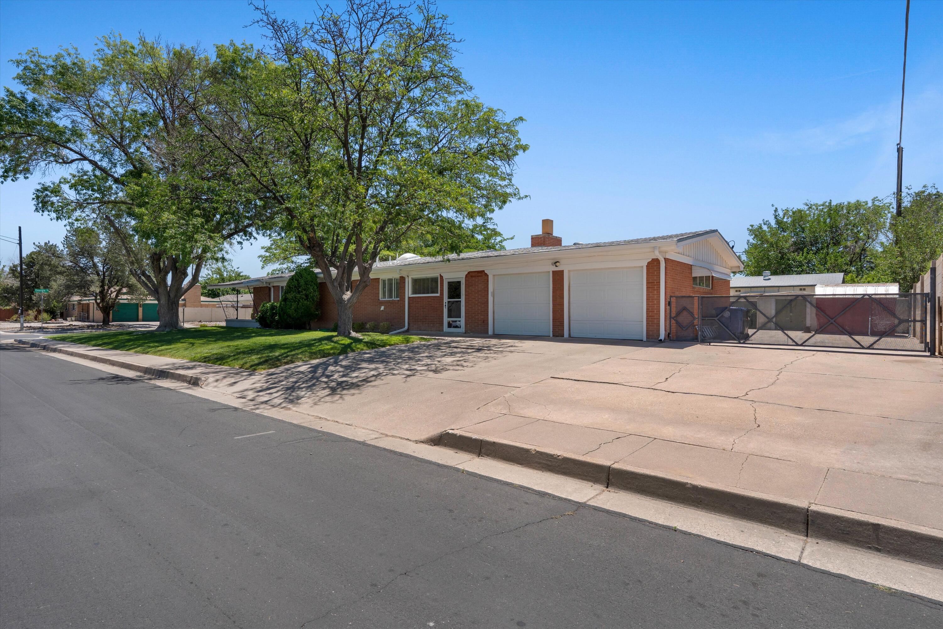 1313 Georgia Street NE, Albuquerque, NM 87110