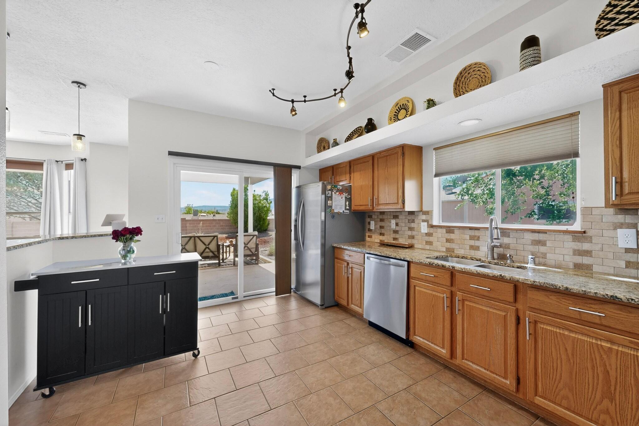 Photo 18 — 2512 Cabezon Drive NE