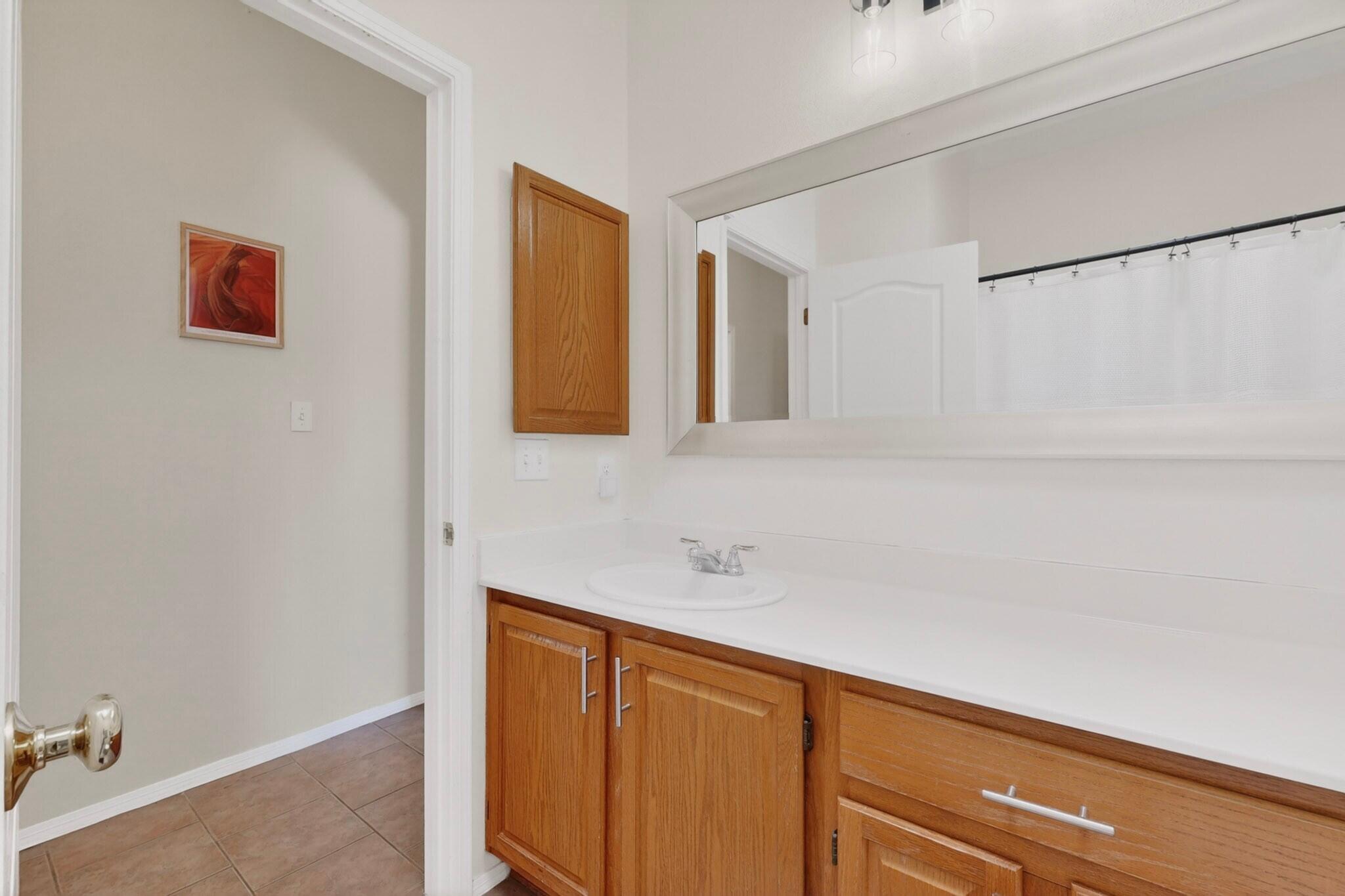 Photo 19 — 2512 Cabezon Drive NE