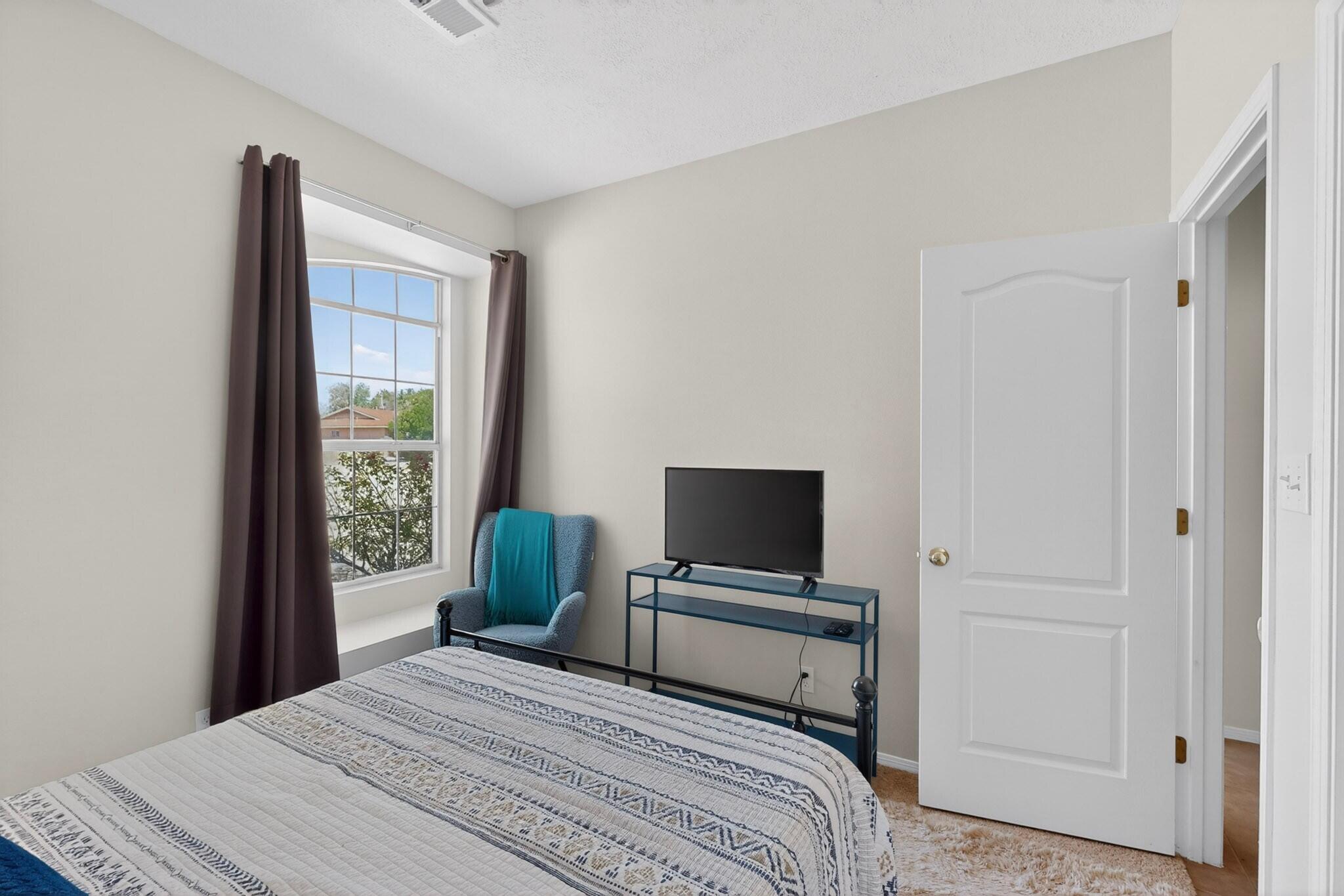Photo 6 — 2512 Cabezon Drive NE