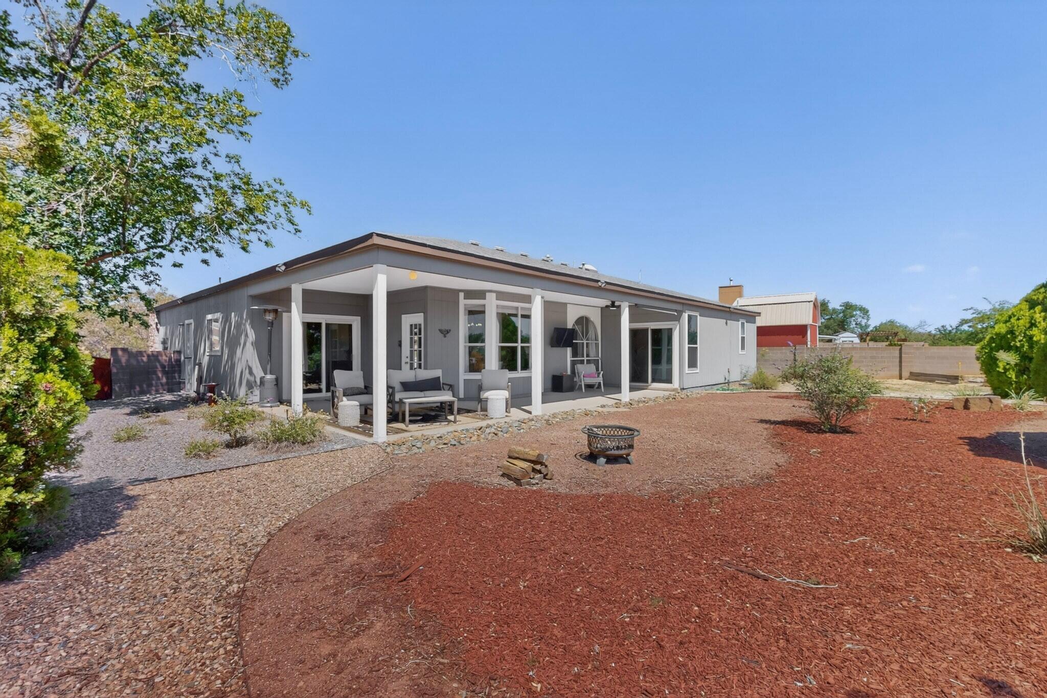 Photo 8 — 2512 Cabezon Drive NE