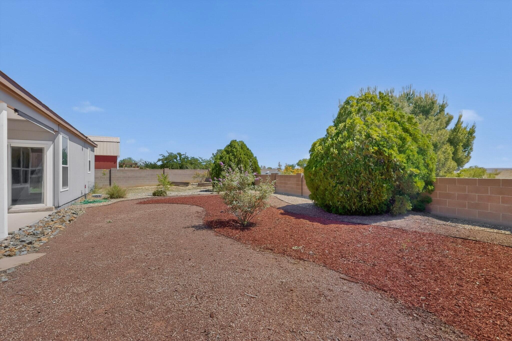 Photo 9 — 2512 Cabezon Drive NE