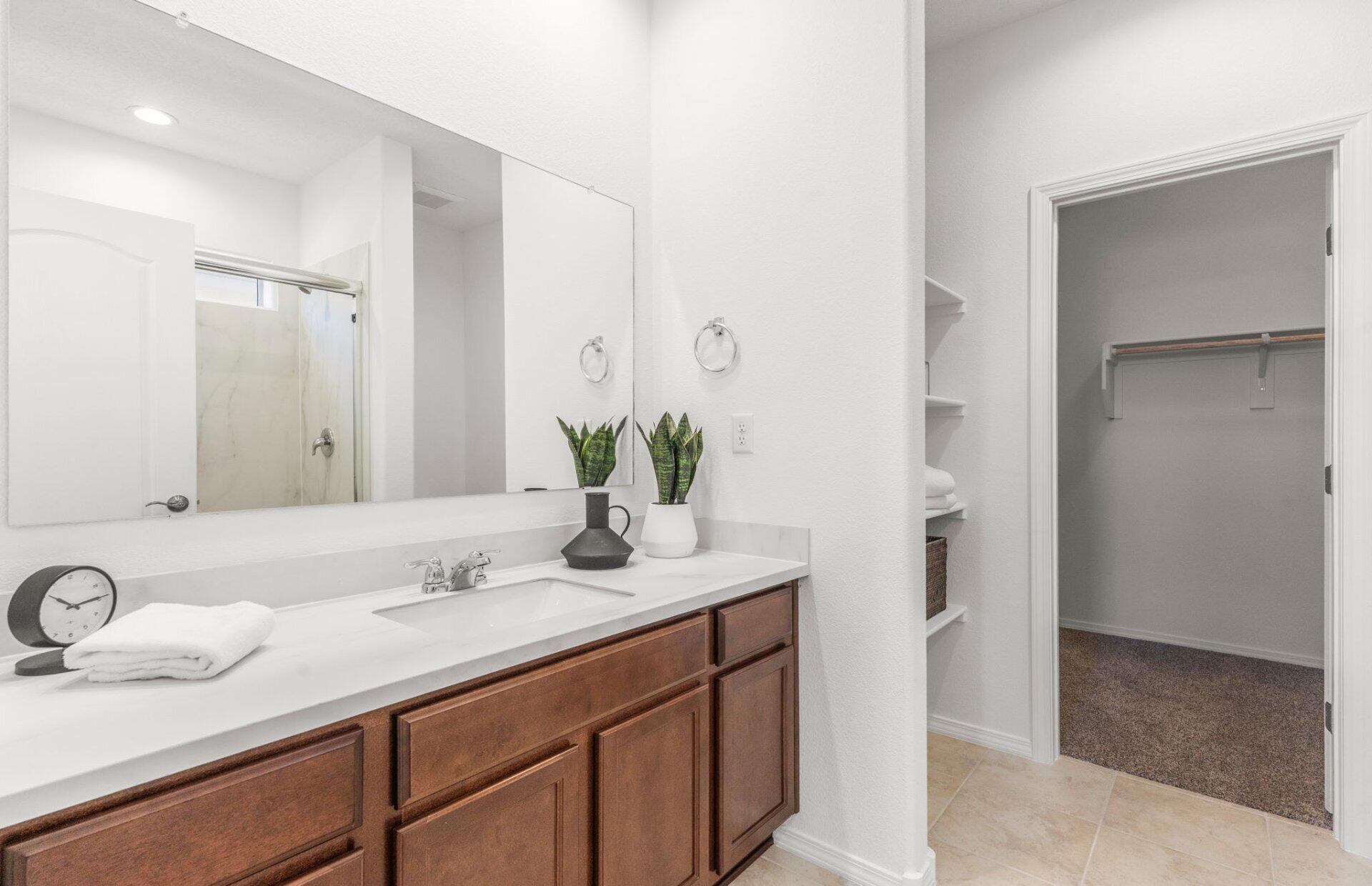 Photo 12 — 285 Spectrum Avenue SW