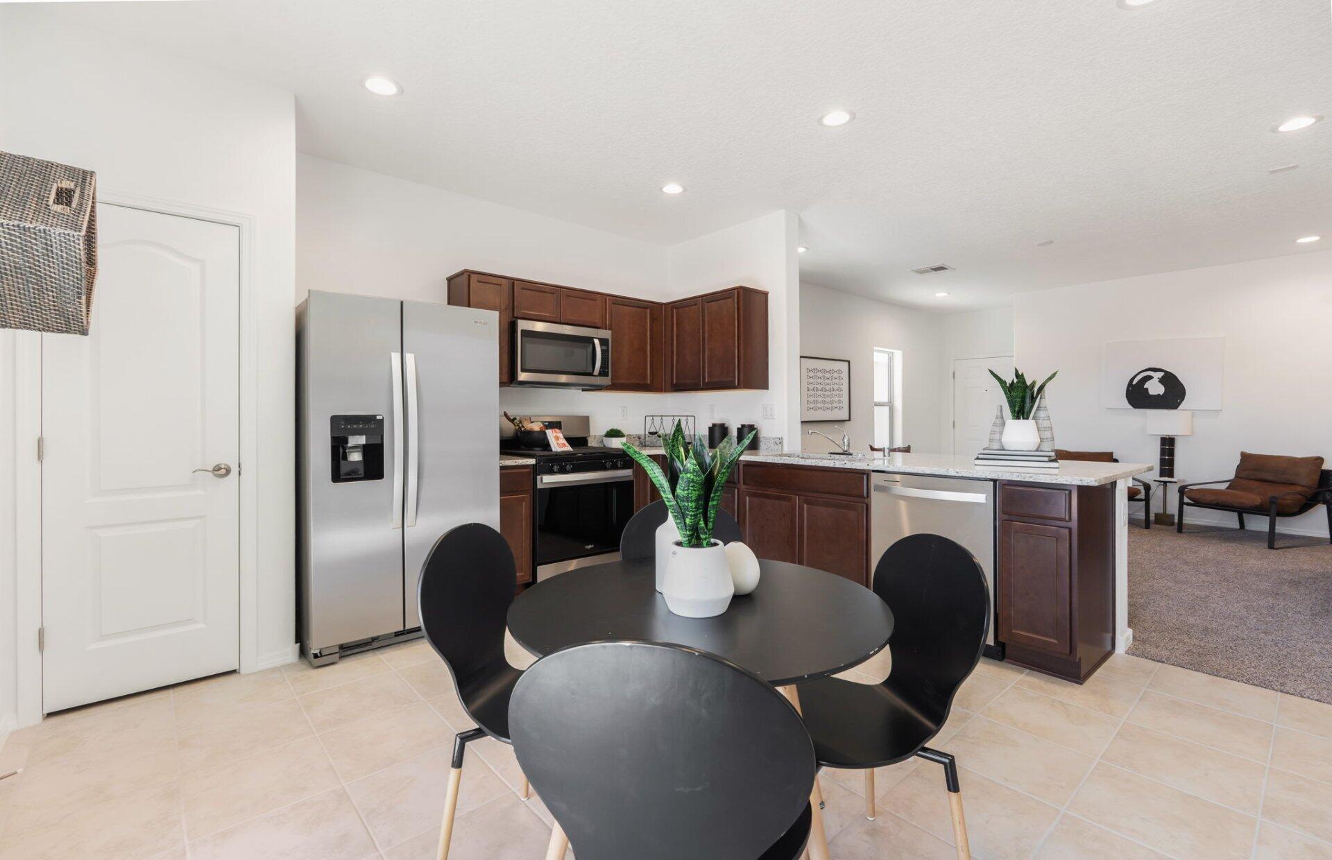 Photo 17 — 285 Spectrum Avenue SW