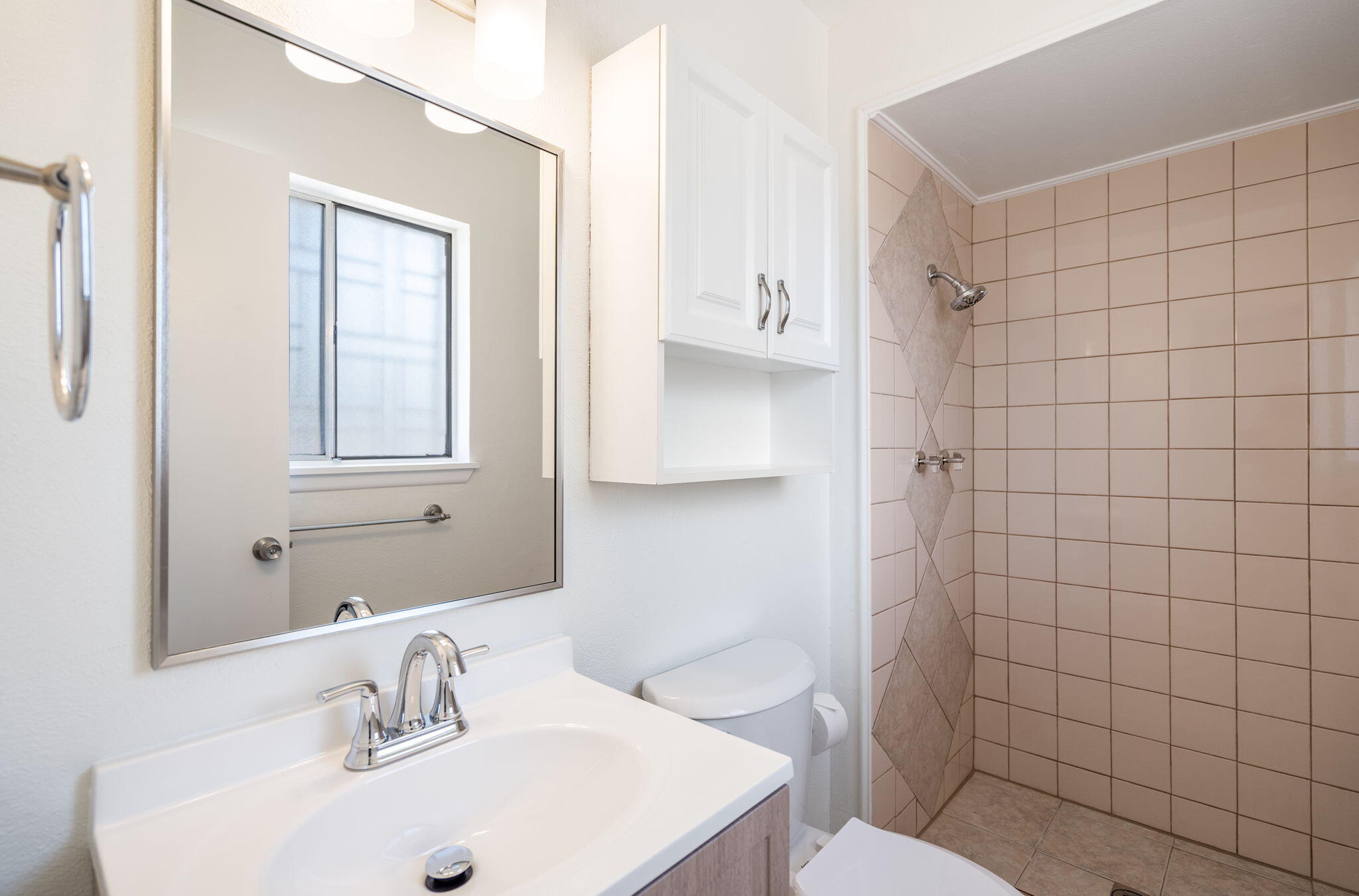 Photo 13 — 4503 Kingston Avenue NE