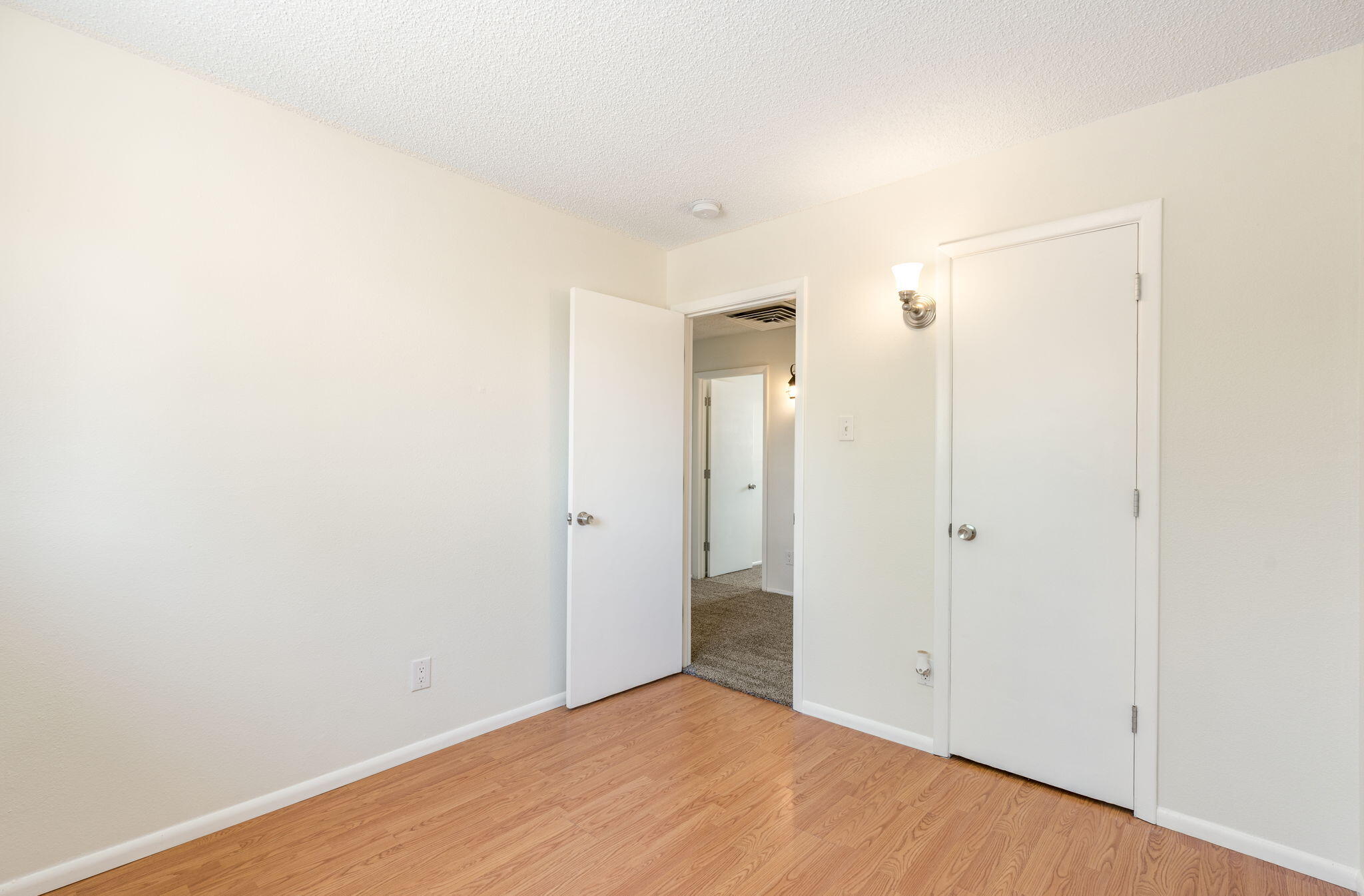 Photo 4 — 4503 Kingston Avenue NE