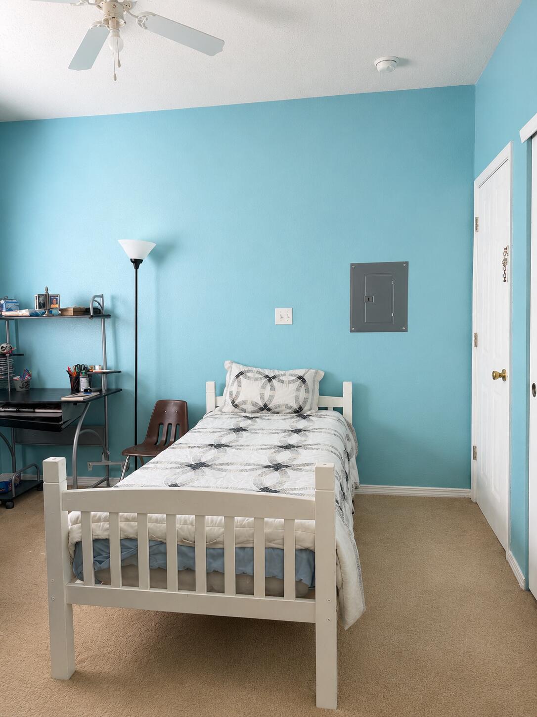 Photo 9 — 9904 Rio Corto Avenue SW