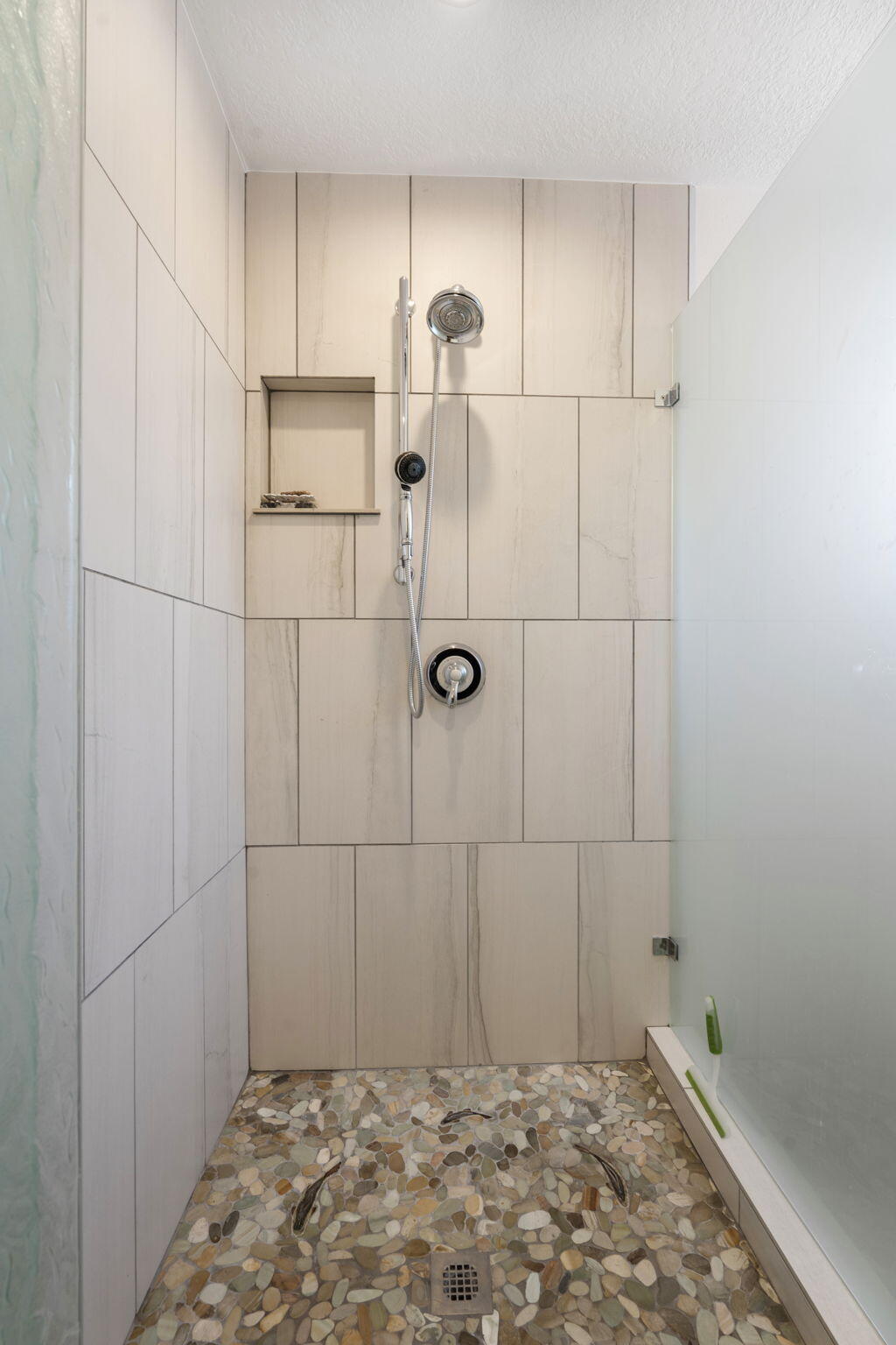 Photo 7 — 9209 Layton Avenue NE