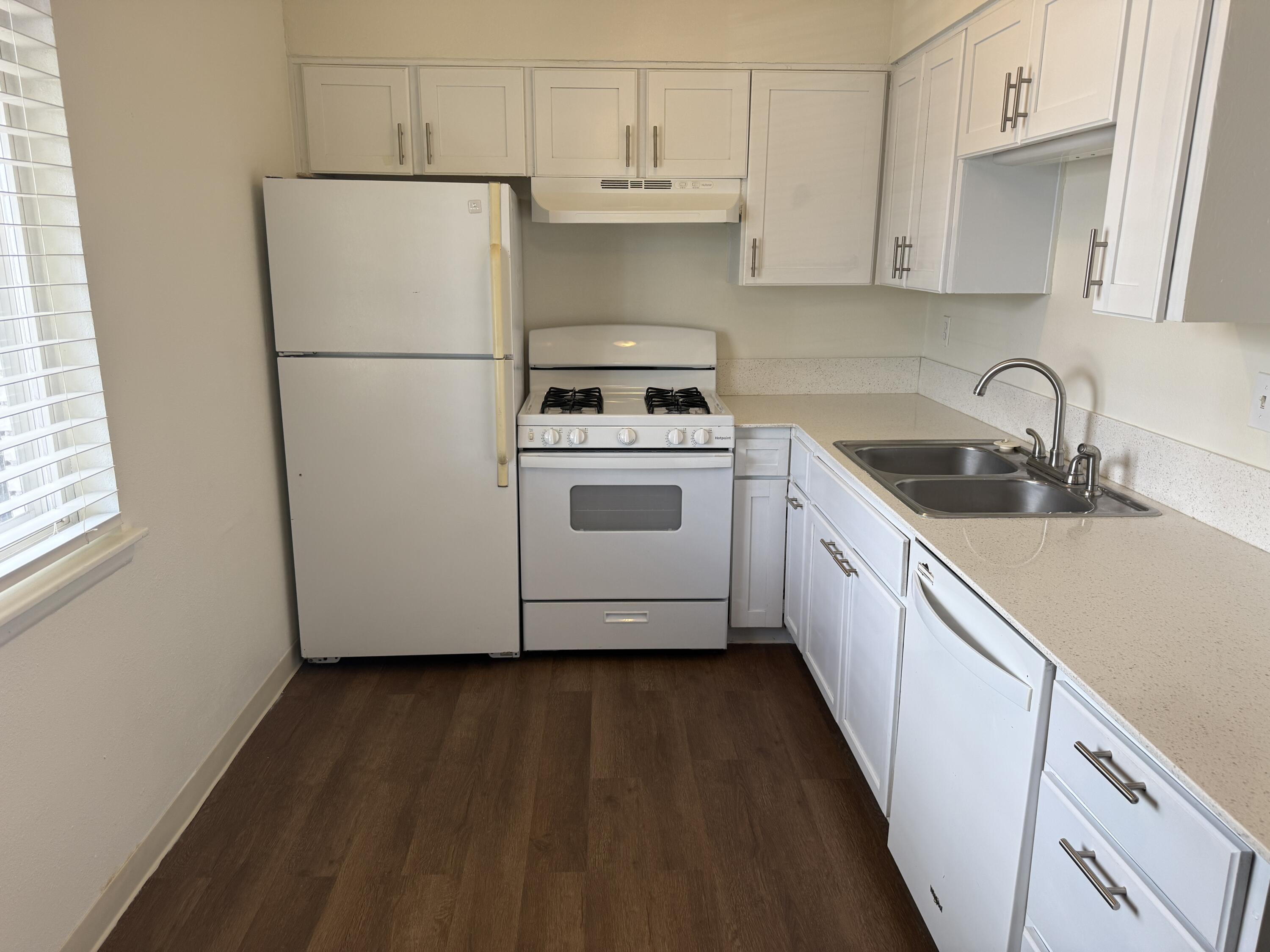 Photo 12 — 3908 Ortiz Court NE A