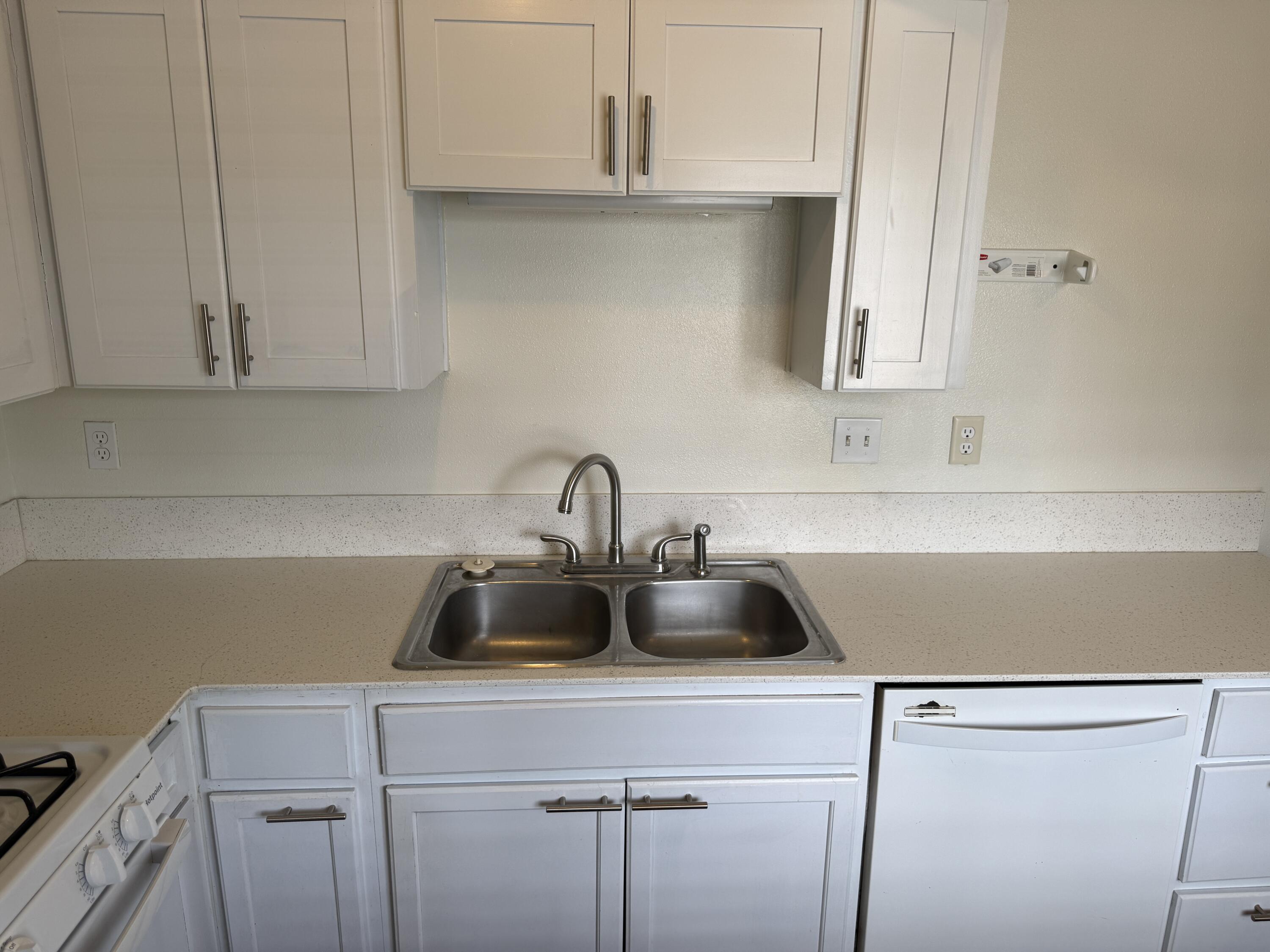 Photo 11 — 3908 Ortiz Court NE A