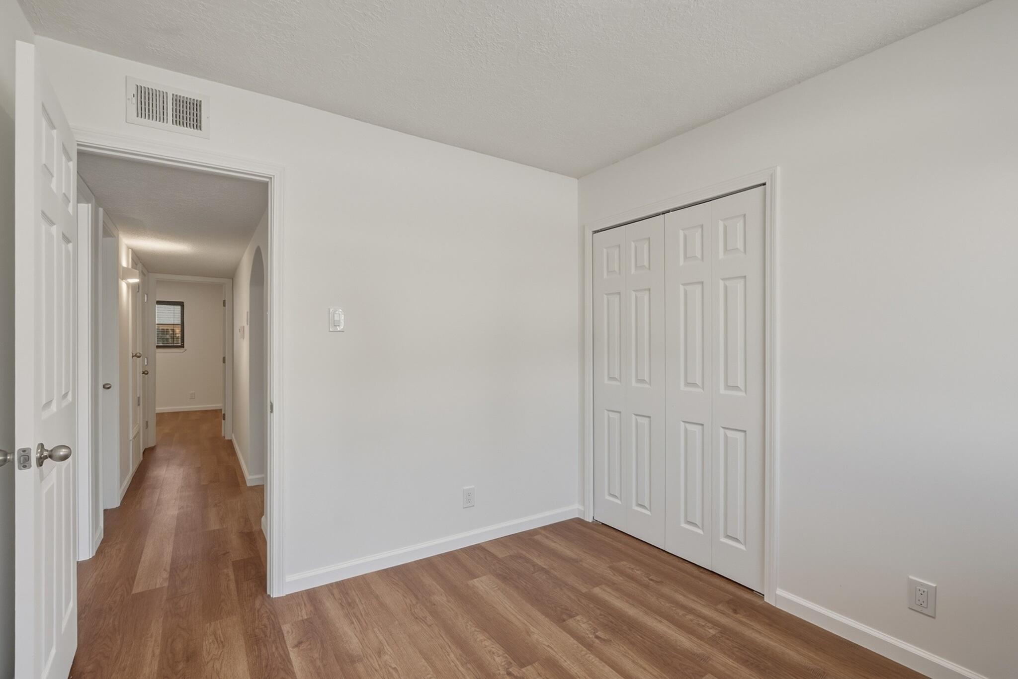 Photo 13 — 11509 Riviera Road NE