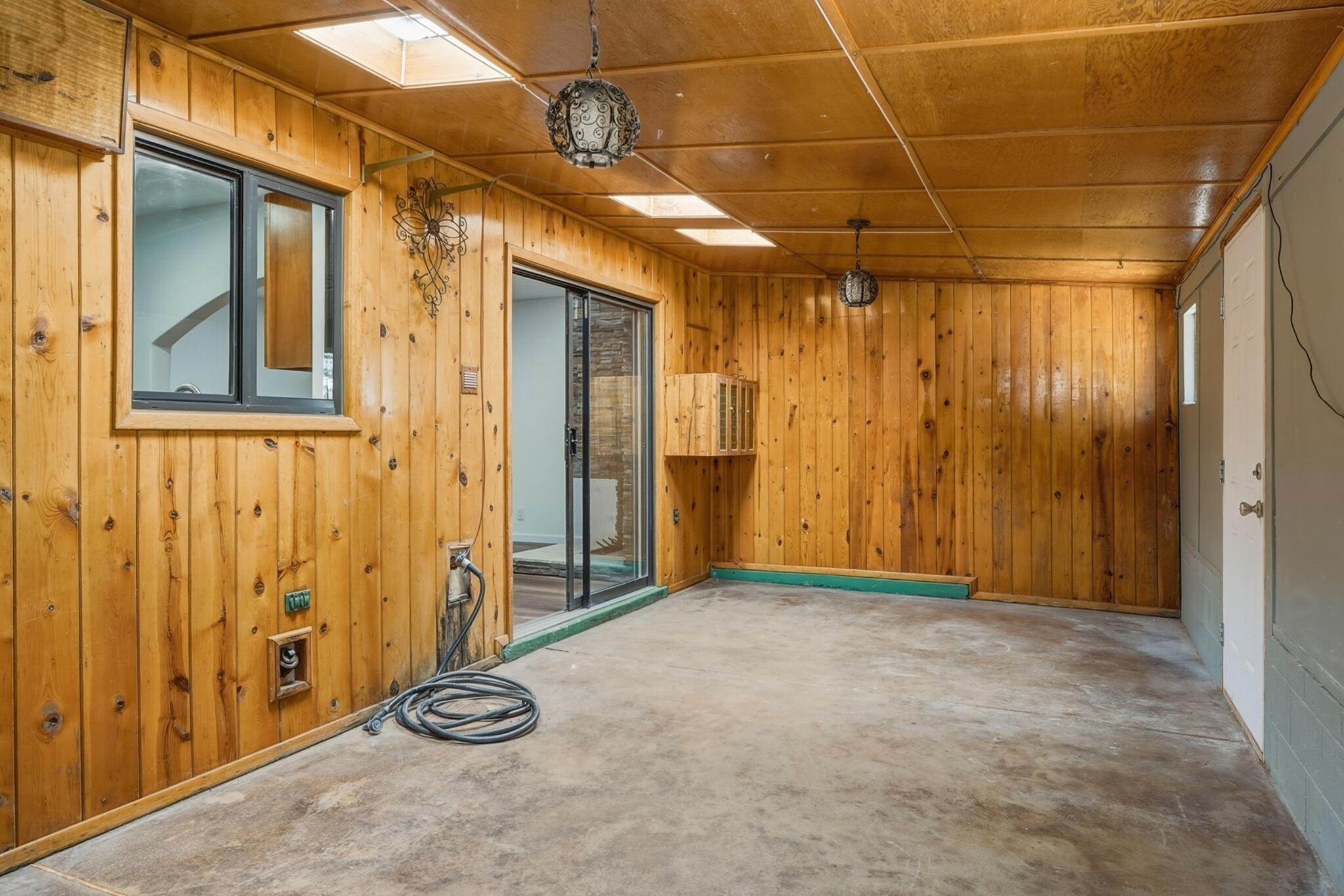 Photo 6 — 11509 Riviera Road NE