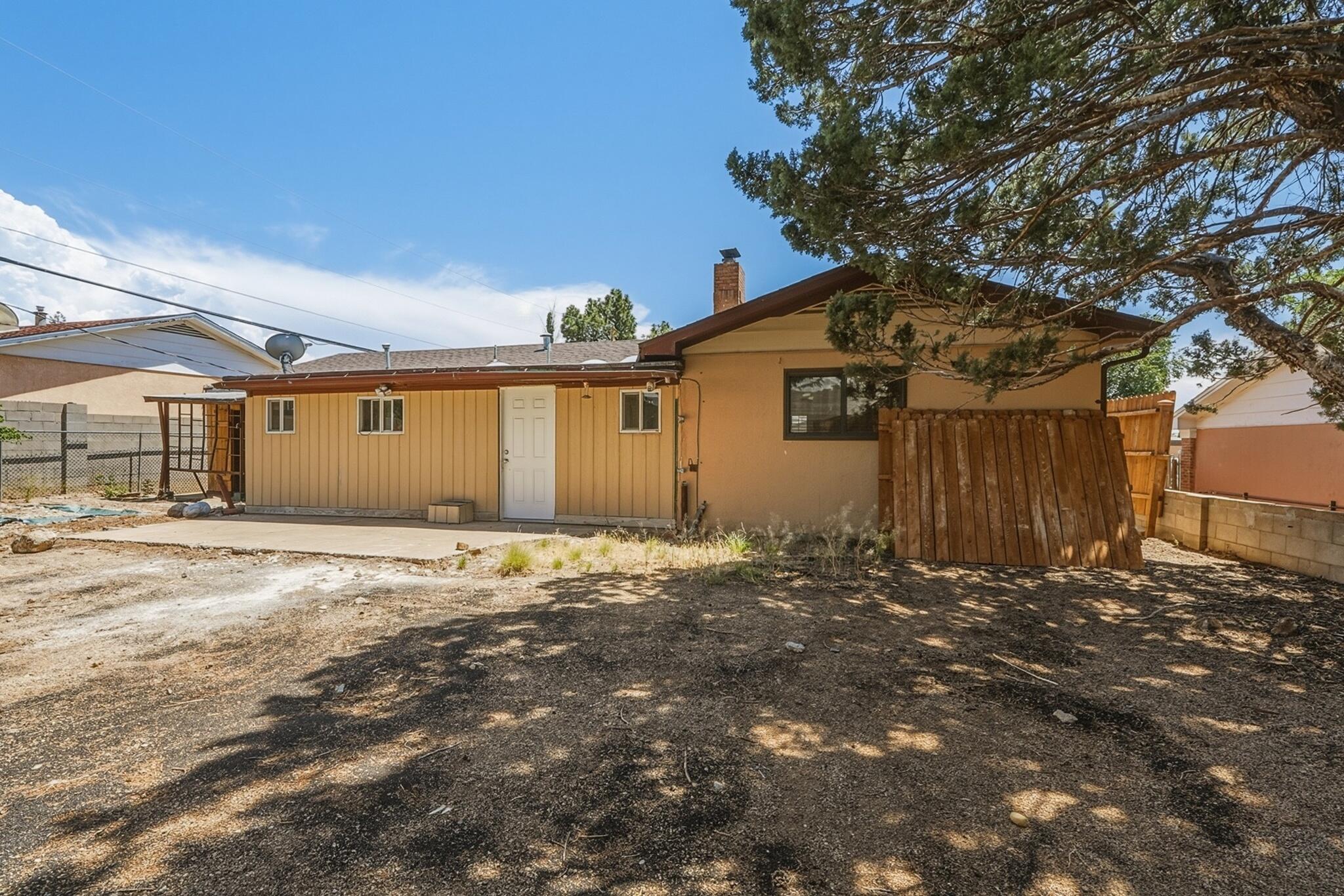 Photo 2 — 11509 Riviera Road NE