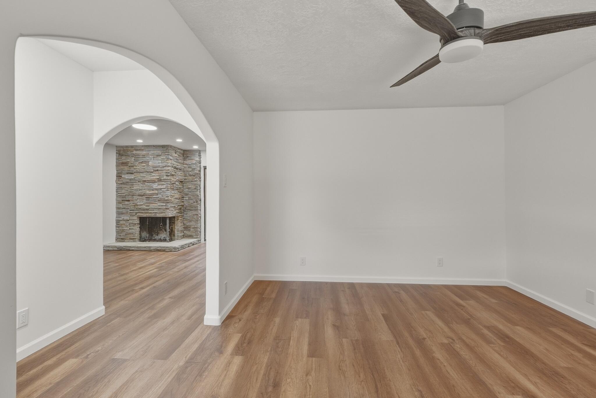 Photo 17 — 11509 Riviera Road NE