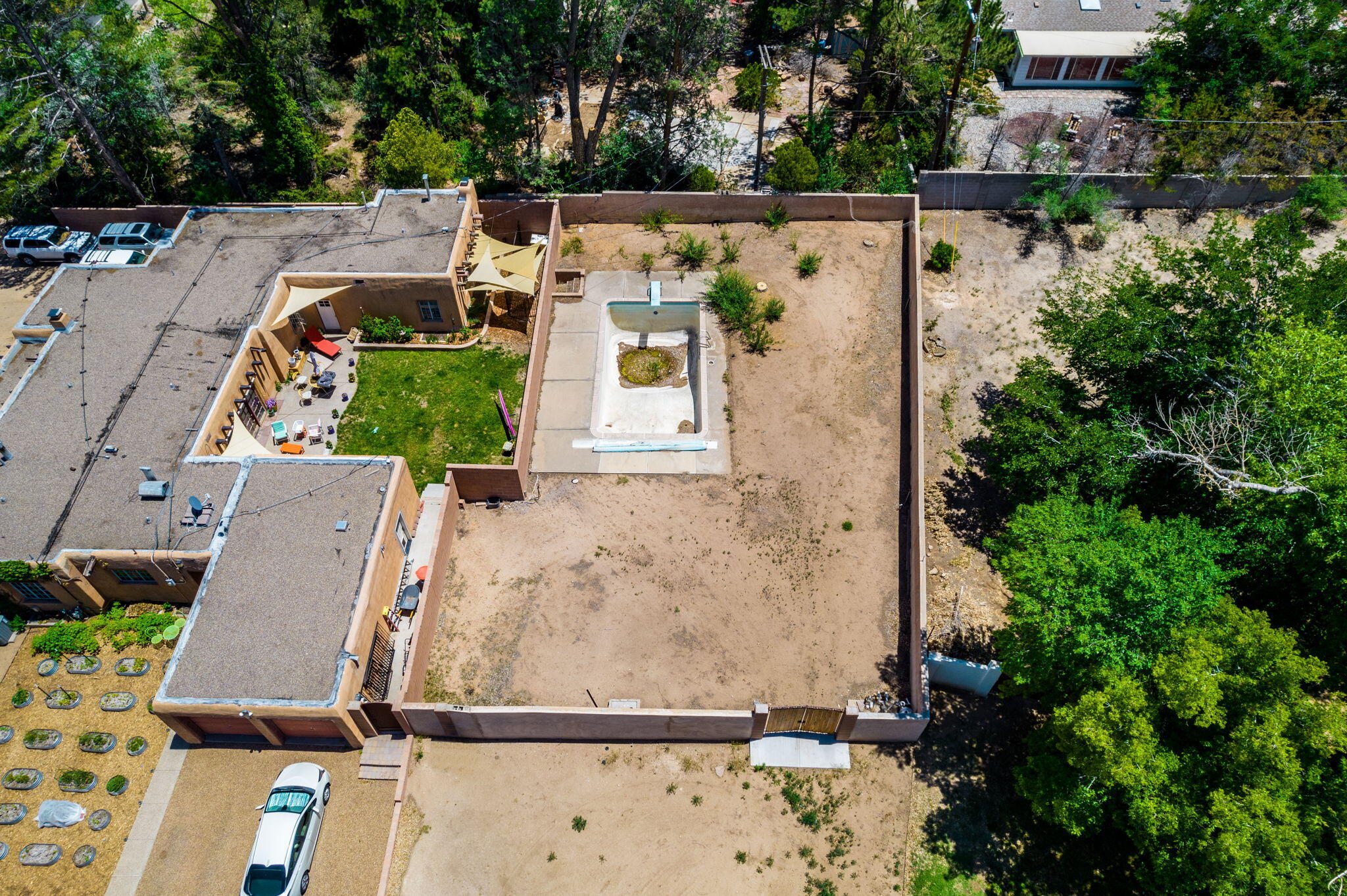 Photo 10 — 907 Laurel Circle SE