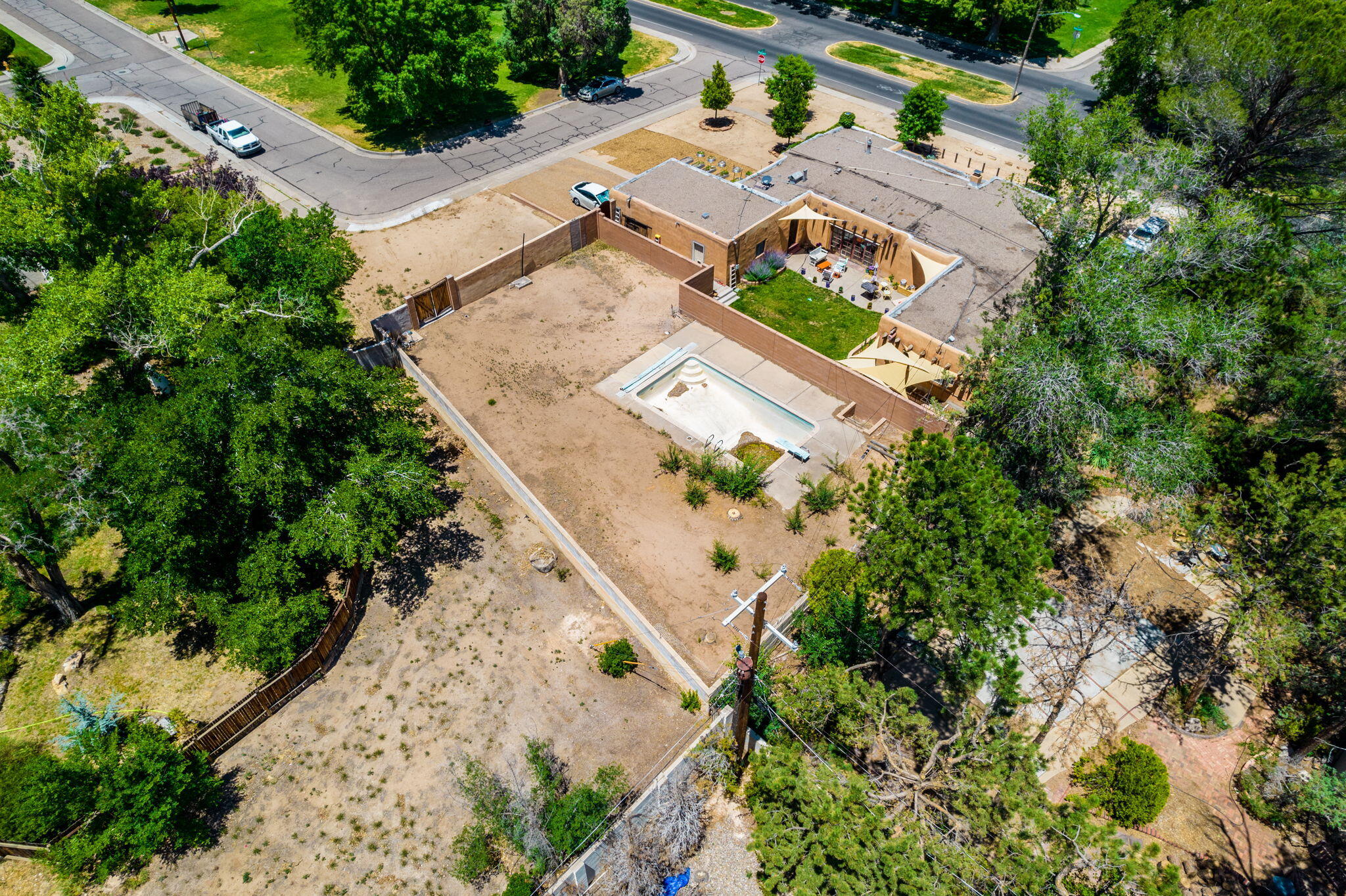 Photo 9 — 907 Laurel Circle SE