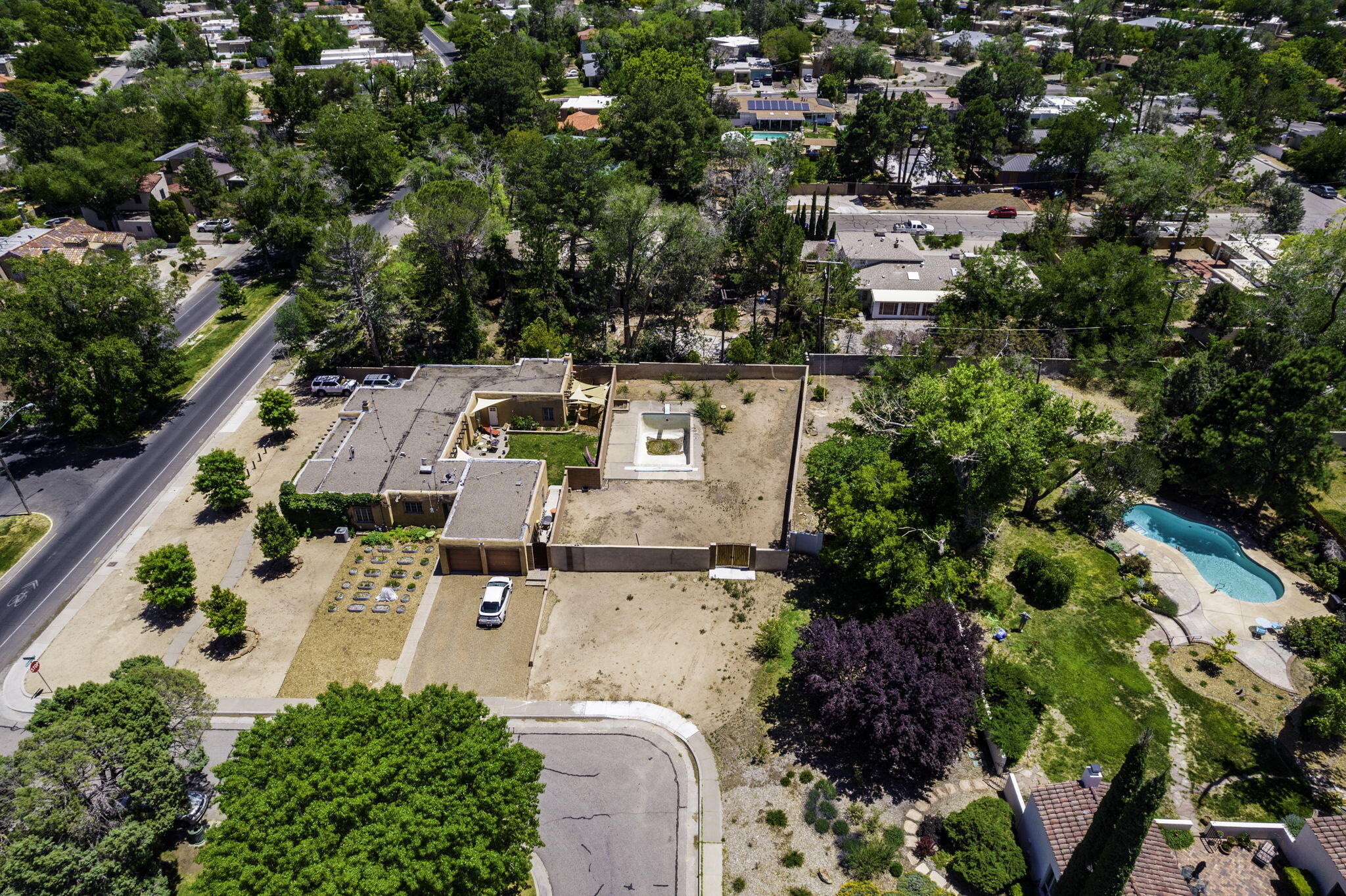 Photo 4 — 907 Laurel Circle SE