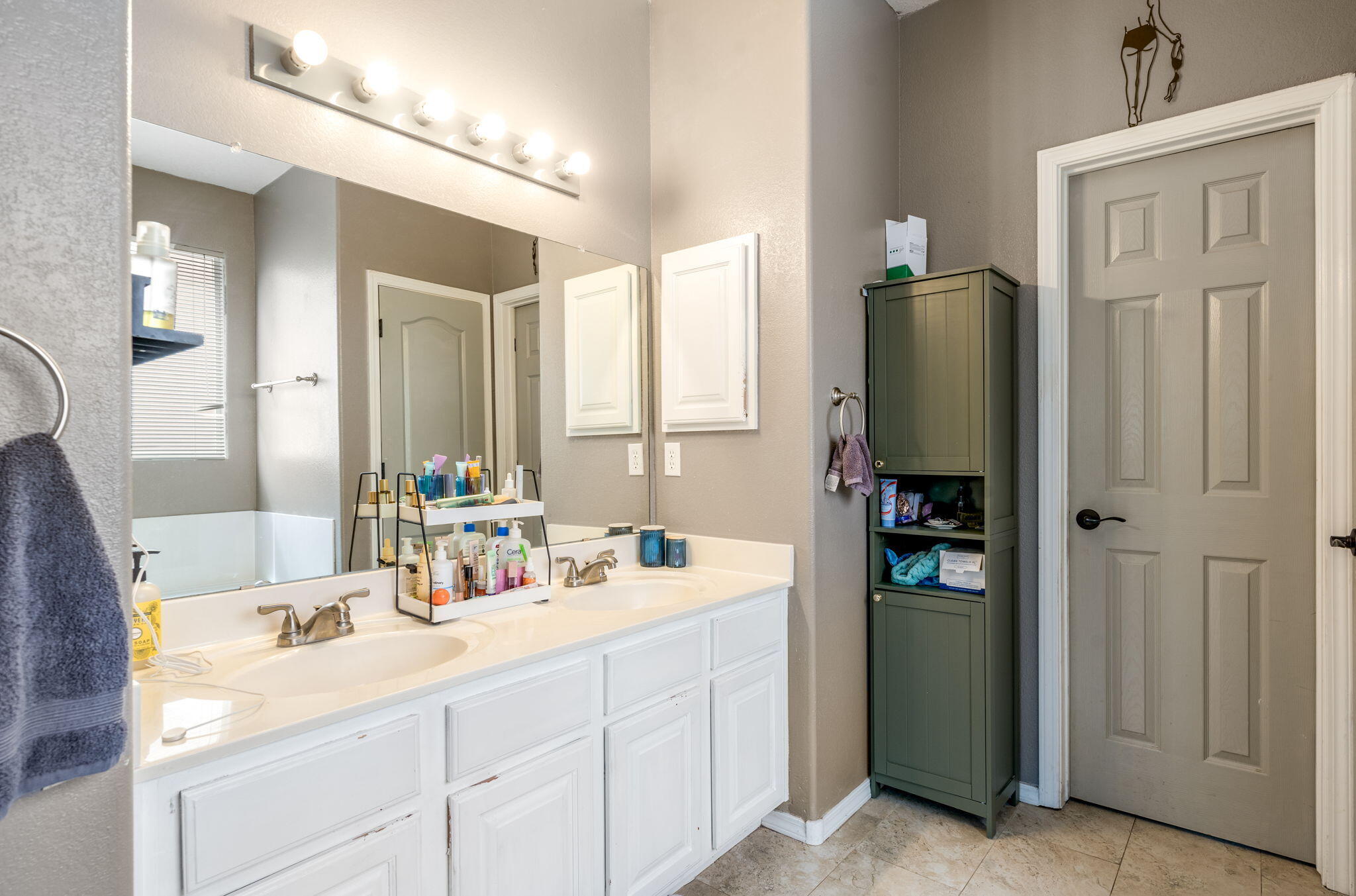Photo 16 — 7224 Hearthstone Road NW