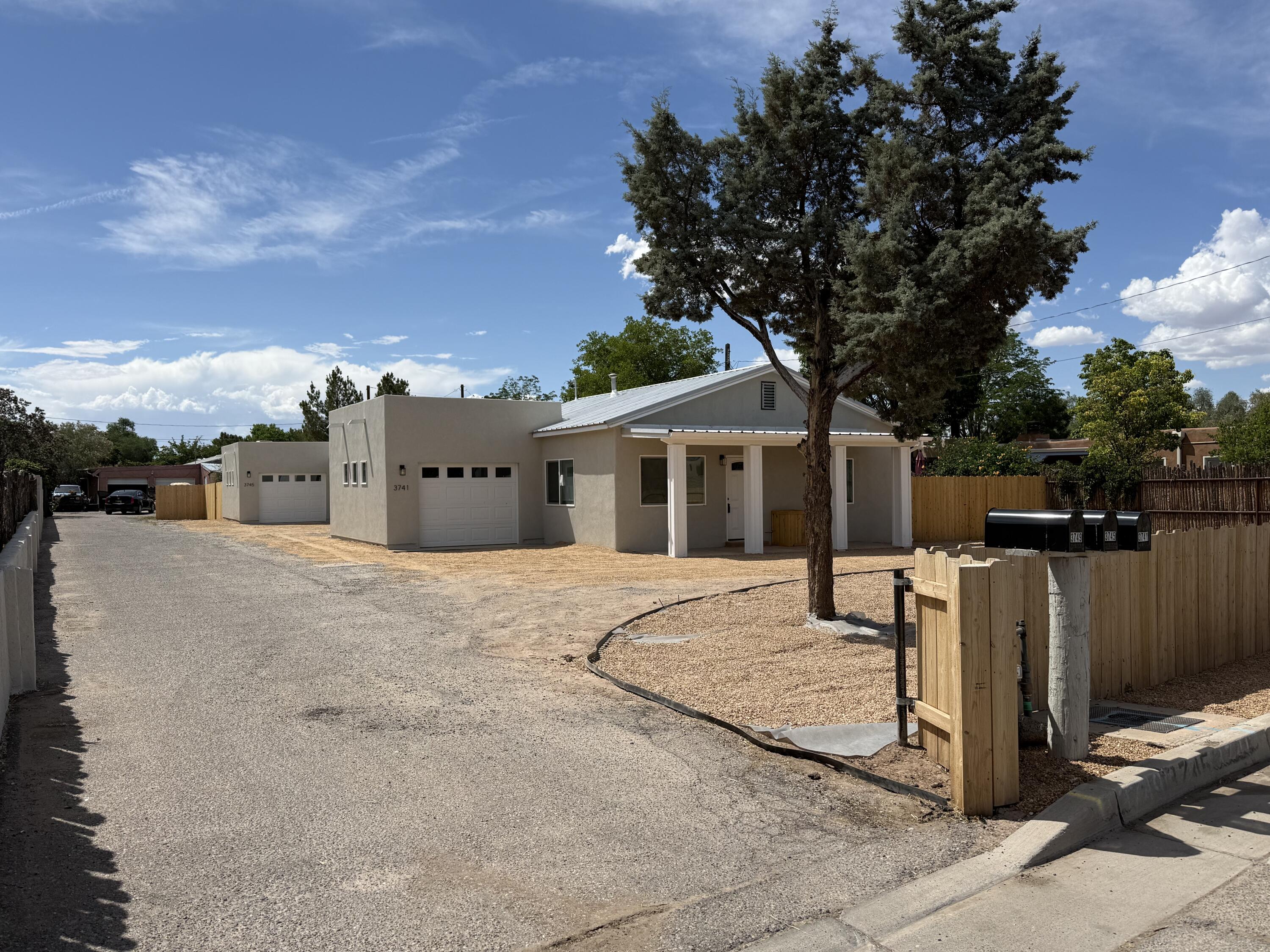 3741 San Isidro Street NW, Albuquerque, NM 87107