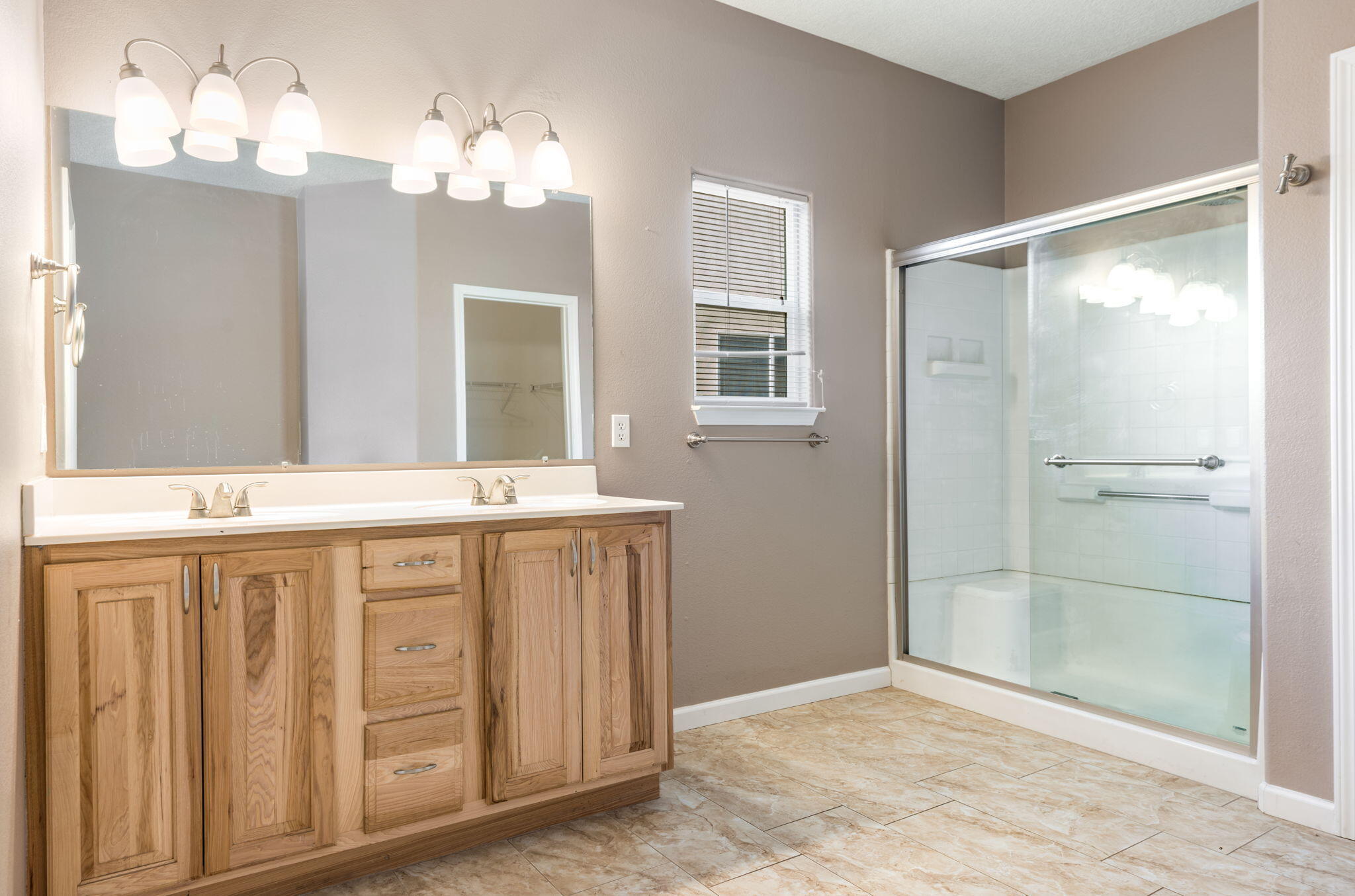 Photo 15 — 5237 Caprock Drive NE