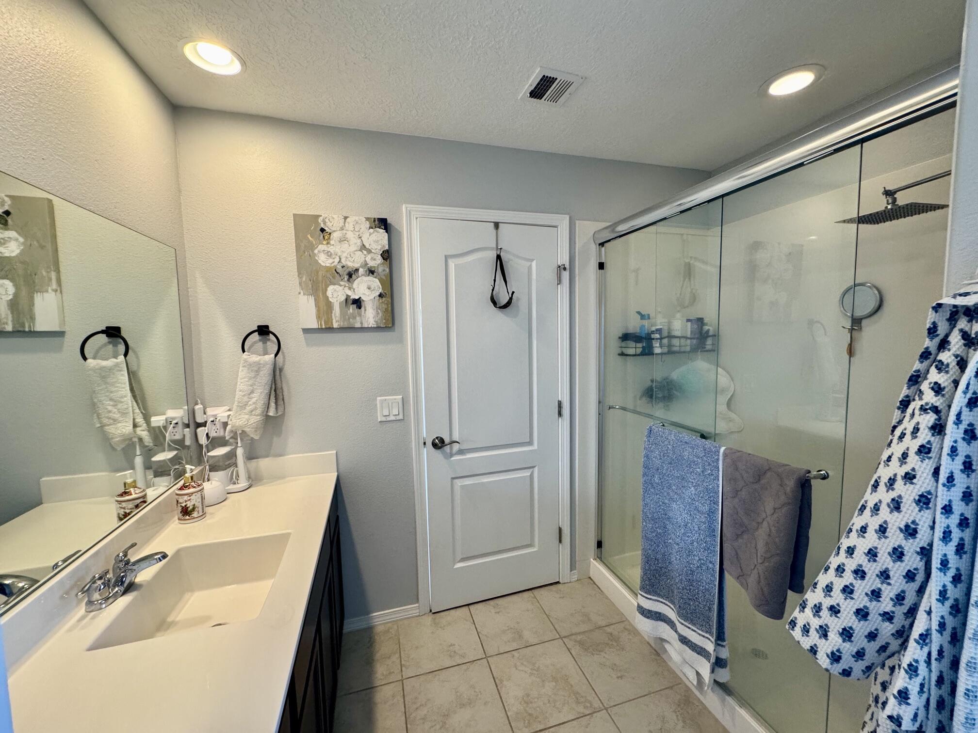 Photo 15 — 127 Prism Avenue SW