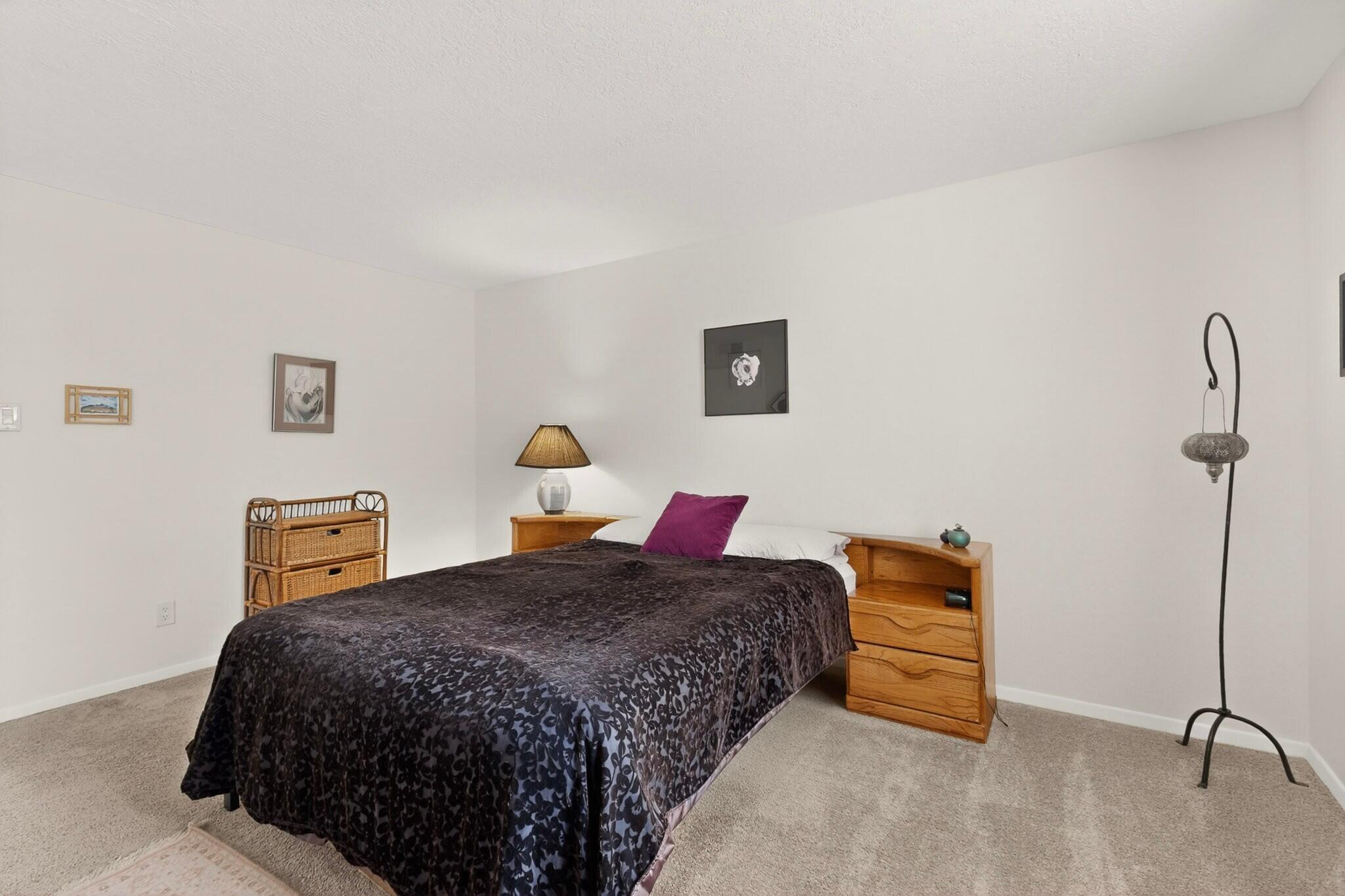 Photo 18 — 13266 Candelaria Road NE