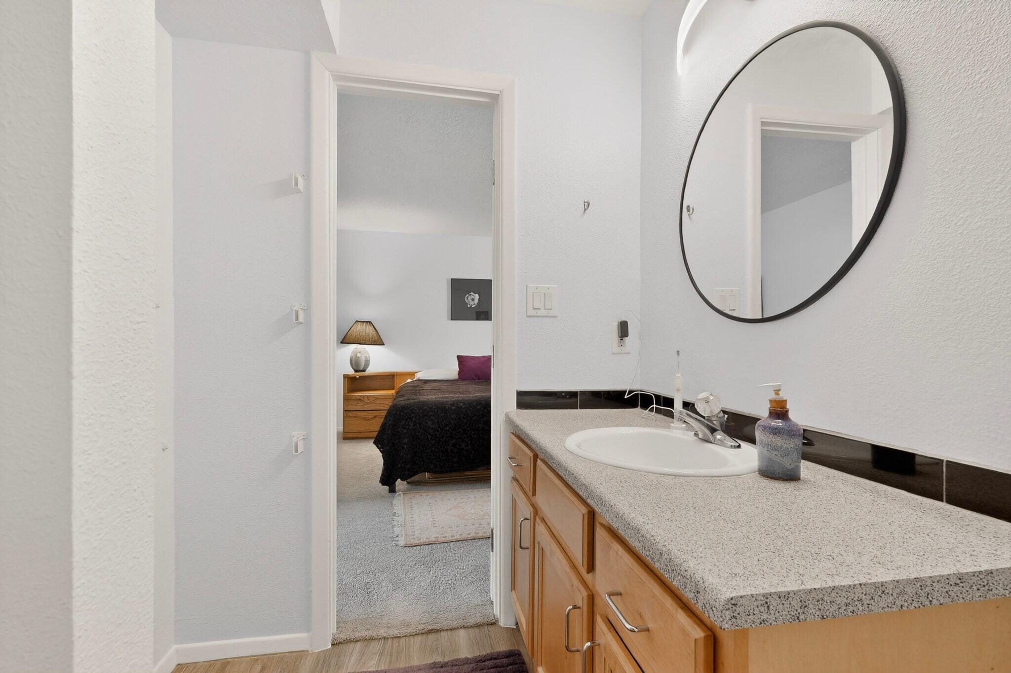 Photo 15 — 13266 Candelaria Road NE
